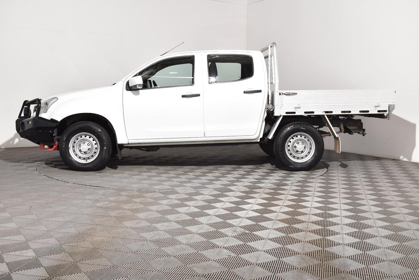 2017 Isuzu D-MAX SX — photo 11