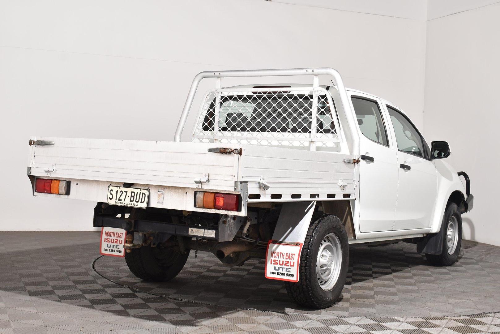 2017 Isuzu D-MAX SX — photo 14