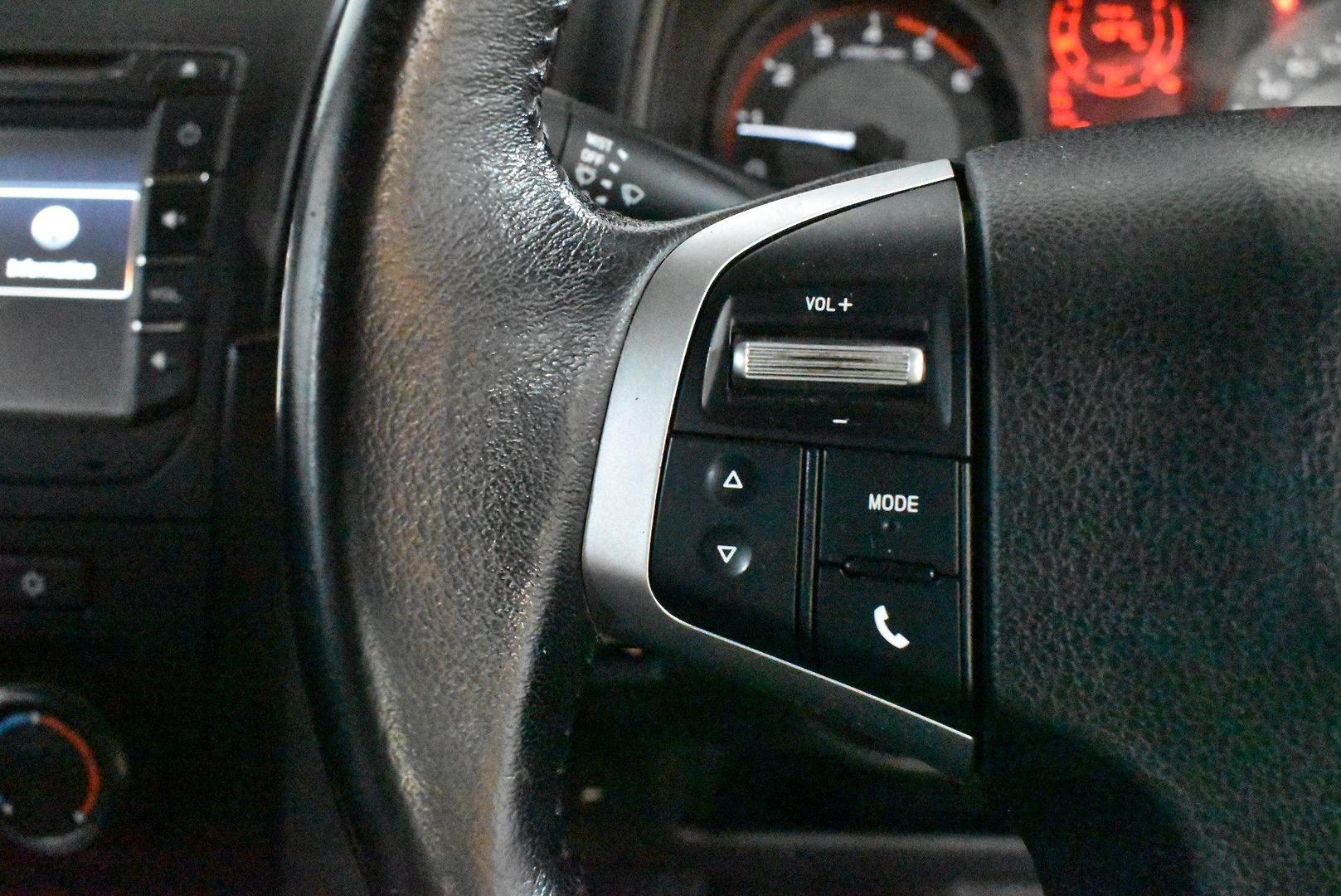 2017 Isuzu D-MAX SX — photo 21