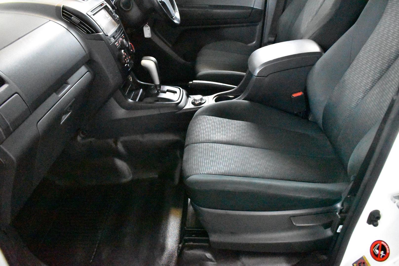 2017 Isuzu D-MAX SX — photo 7