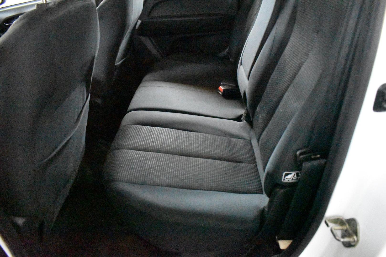2017 Isuzu D-MAX SX — photo 8