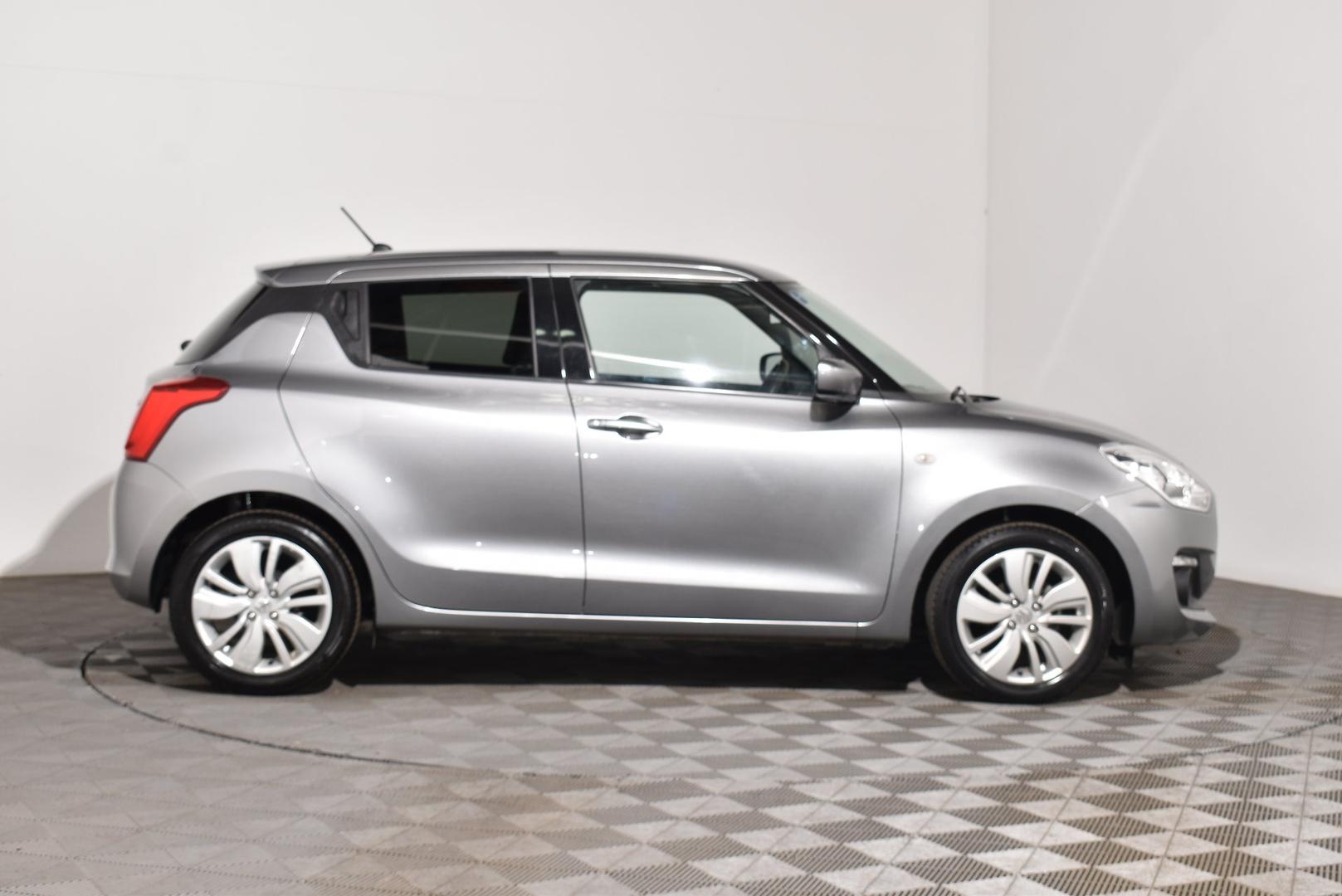 2019 Suzuki Swift GL Navigator — photo 10
