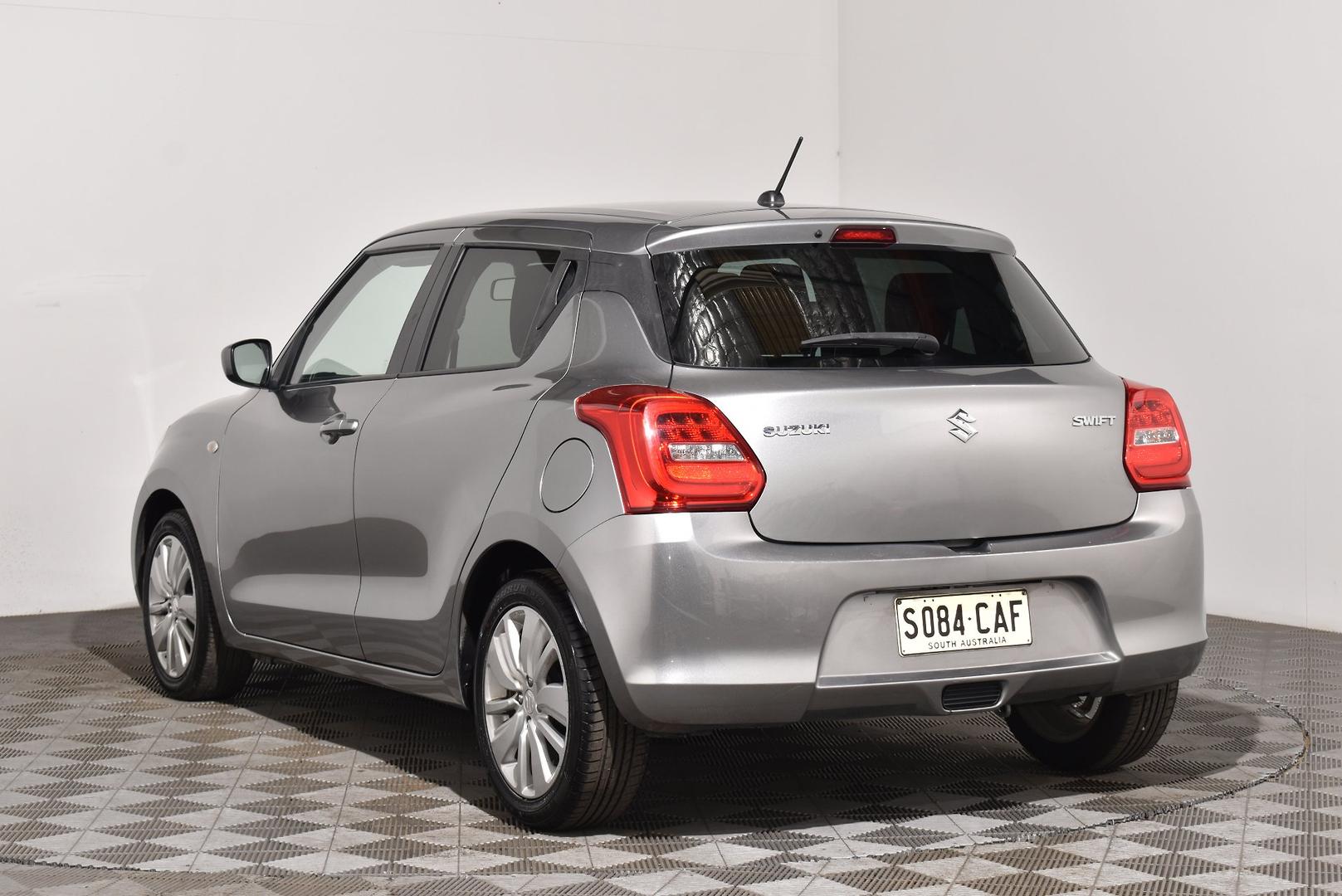 2019 Suzuki Swift GL Navigator — photo 2