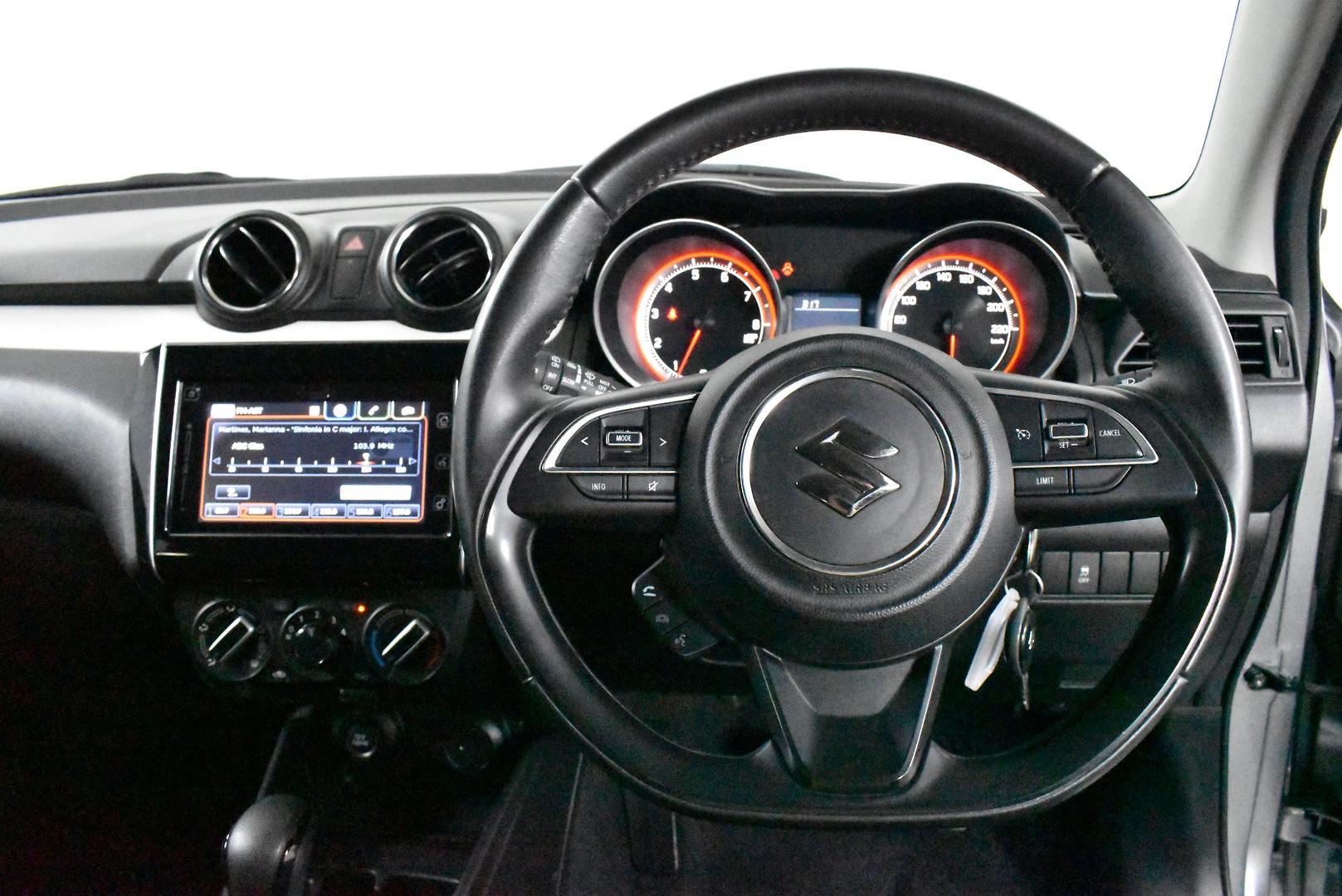 2019 Suzuki Swift GL Navigator — photo 5