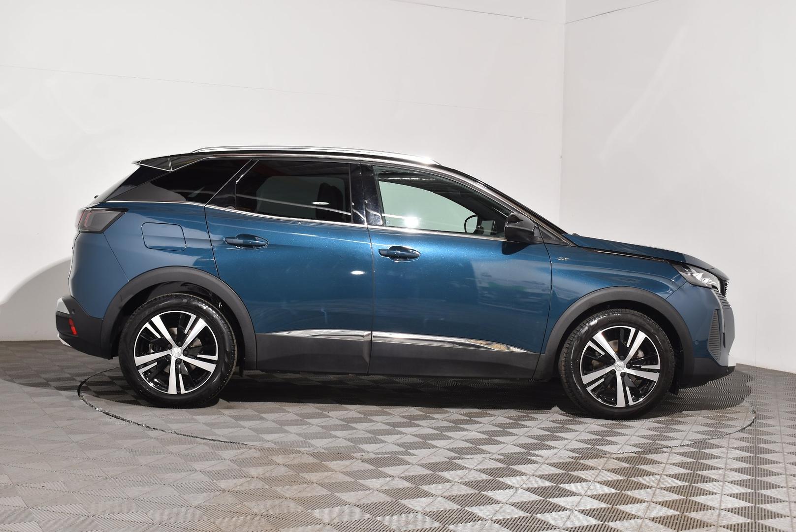 2022 Peugeot 3008 GT — photo 10
