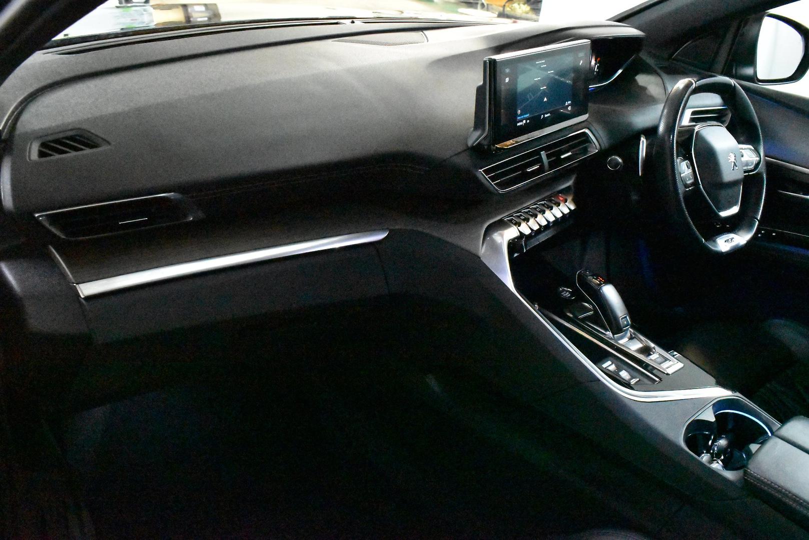 2022 Peugeot 3008 GT — photo 6