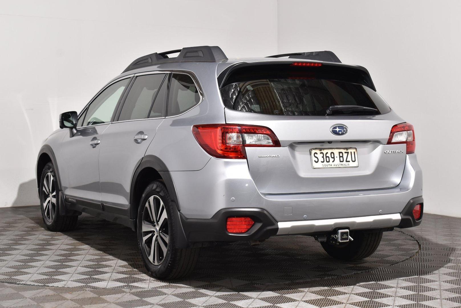 2018 Subaru Outback 25i Premium — photo 2