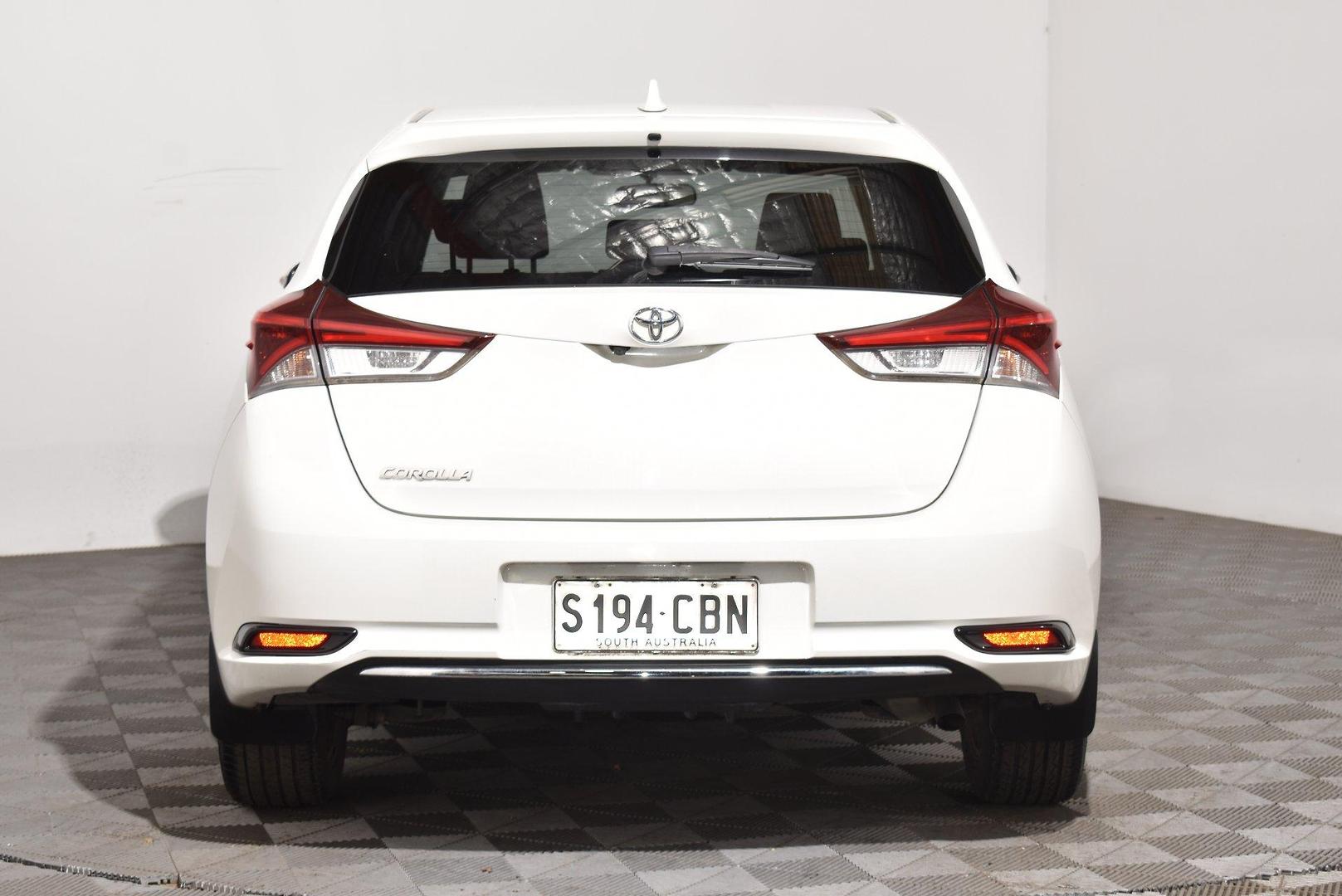 2018 Toyota Corolla Ascent Sport — photo 4 of 26
