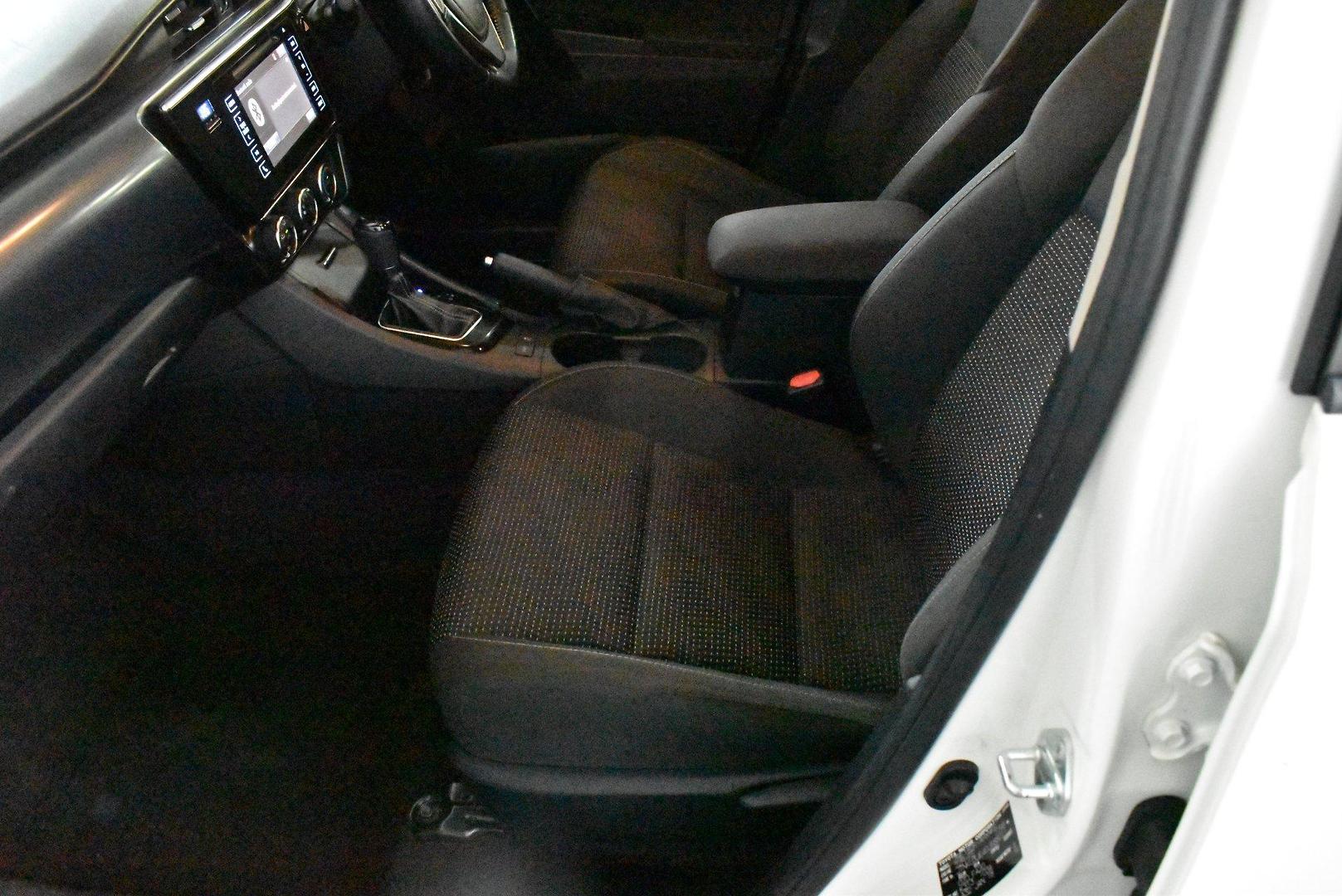 2018 Toyota Corolla Ascent Sport — photo 7 of 26