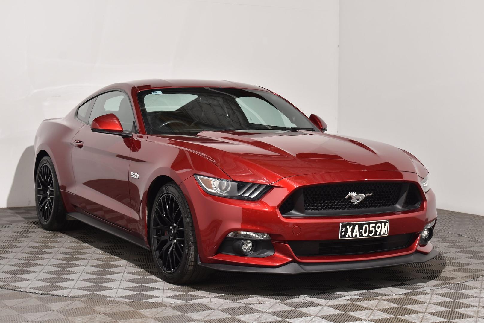 2015 Ford Mustang GT — photo 1