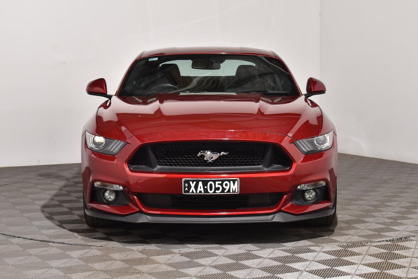 2015 Ford Mustang GT — photo 3