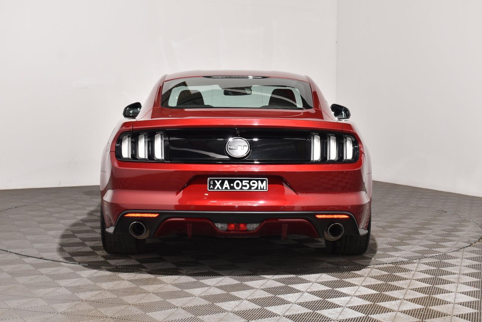 2015 Ford Mustang GT — photo 4