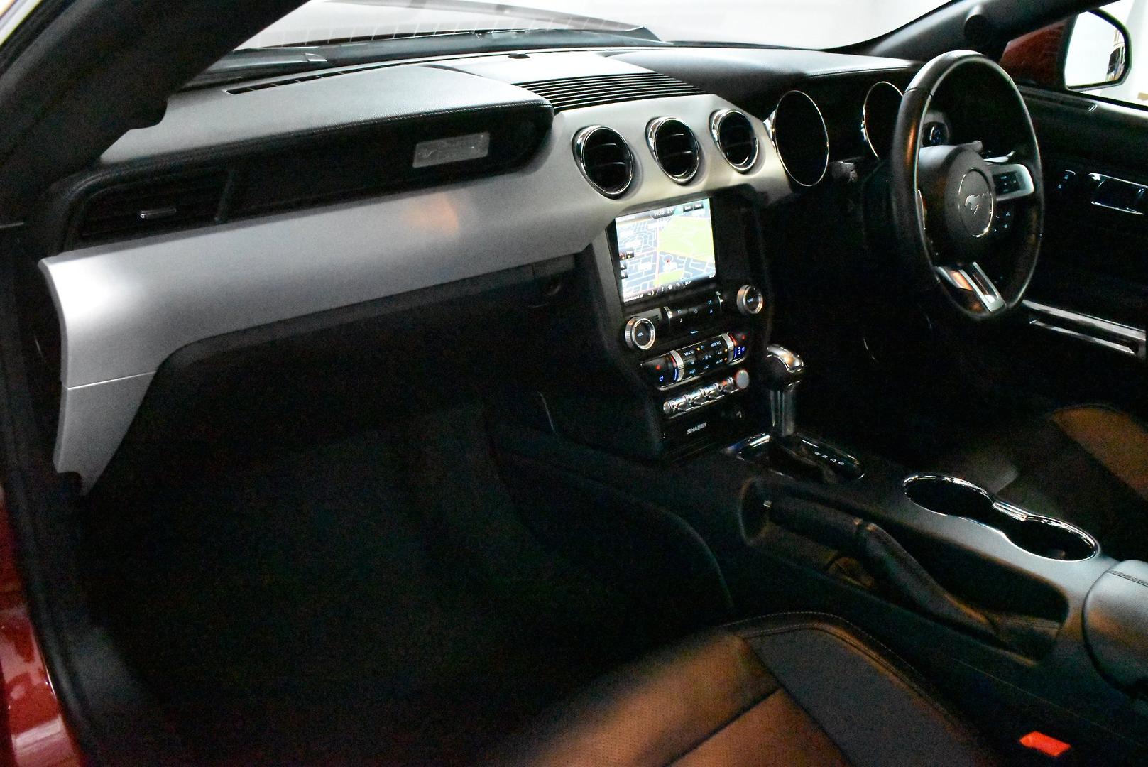 2015 Ford Mustang GT — photo 6