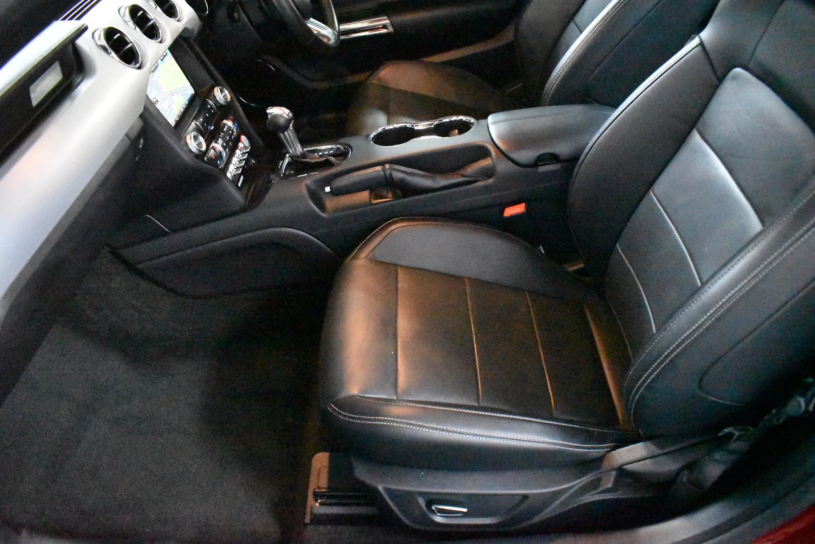 2015 Ford Mustang GT — photo 7