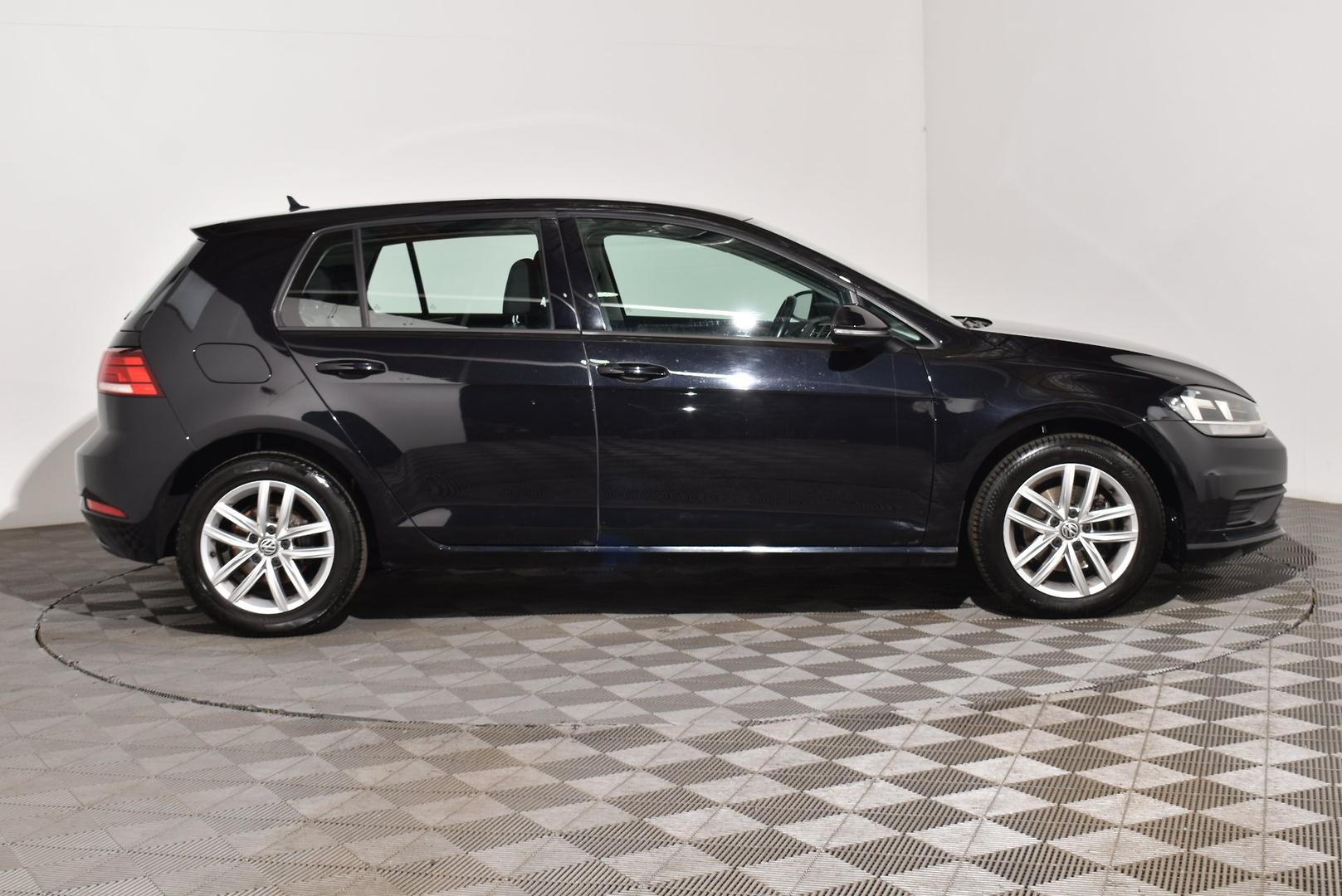 2018 Volkswagen Golf 110TSI — photo 10