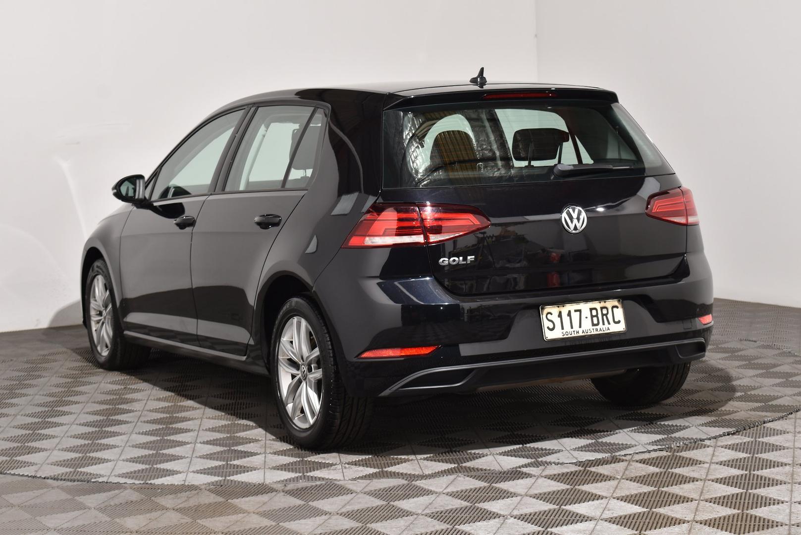 2018 Volkswagen Golf 110TSI — photo 2