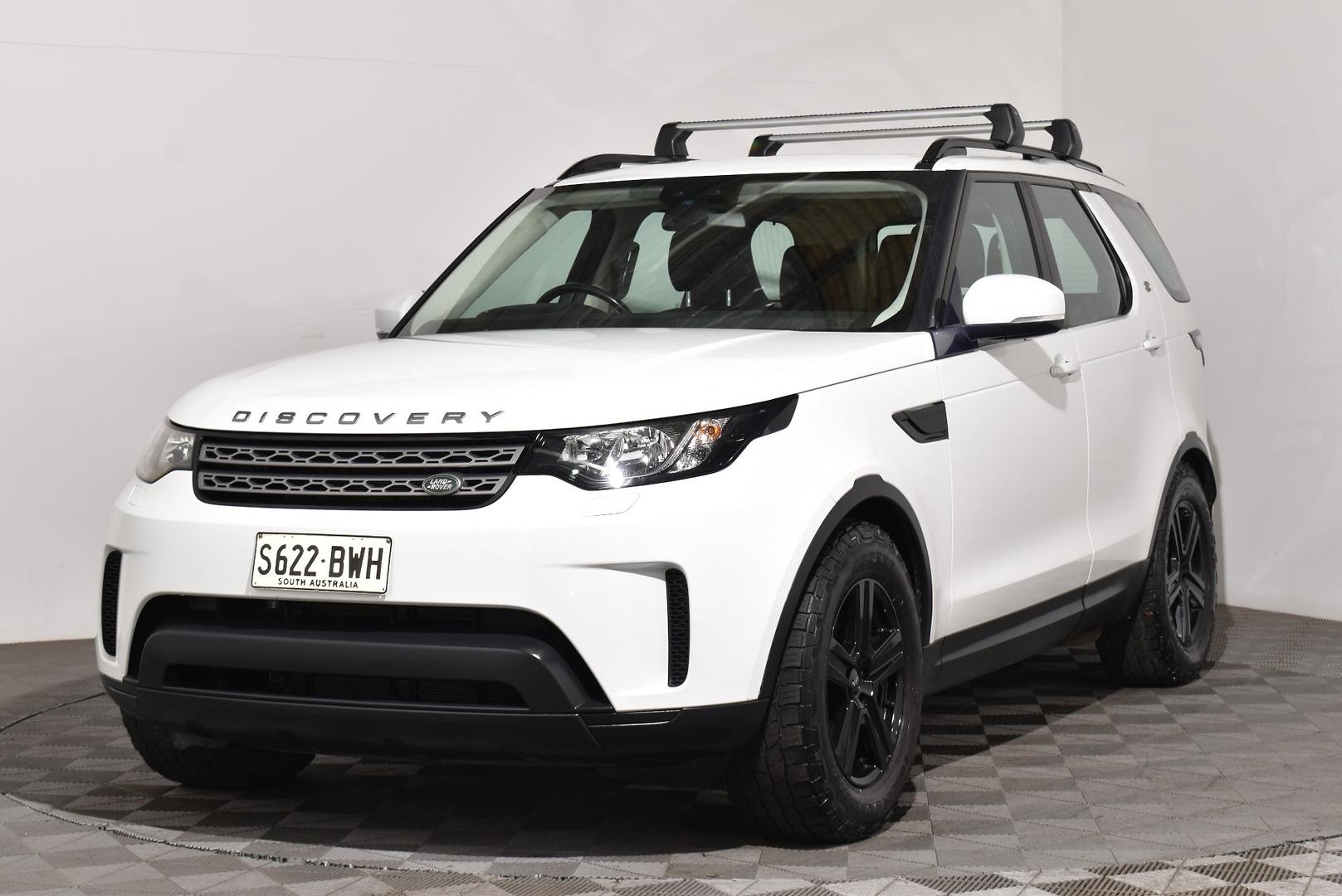 2017 Land Rover Discovery TD6 S — photo 13