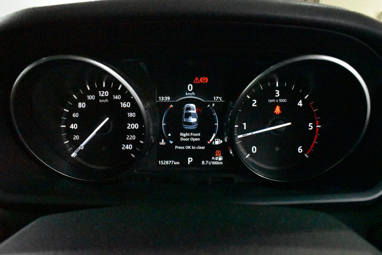 2017 Land Rover Discovery TD6 S — photo 24