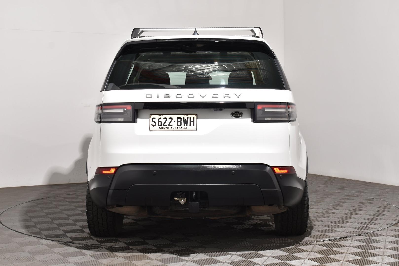 2017 Land Rover Discovery TD6 S — photo 4
