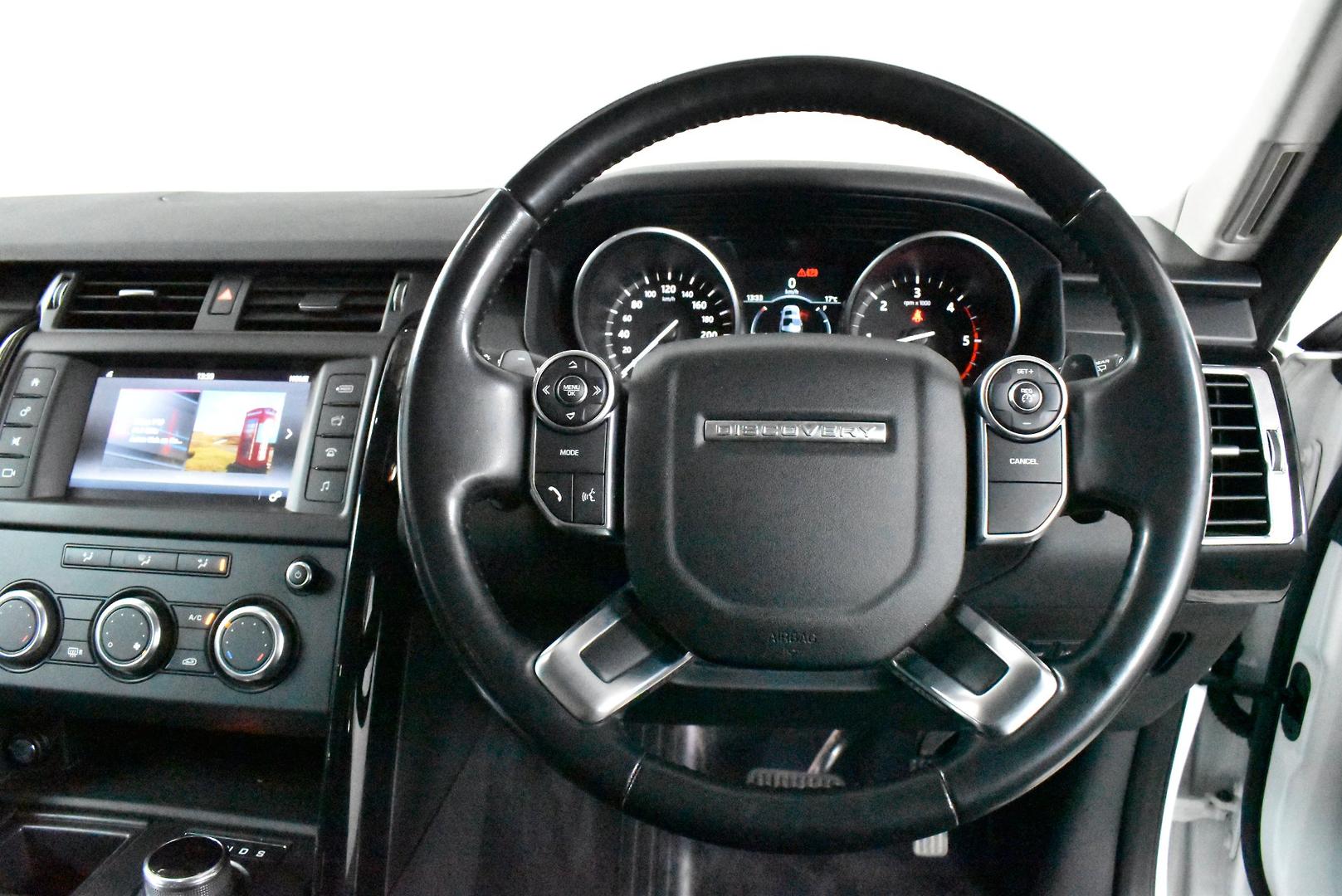 2017 Land Rover Discovery TD6 S — photo 5