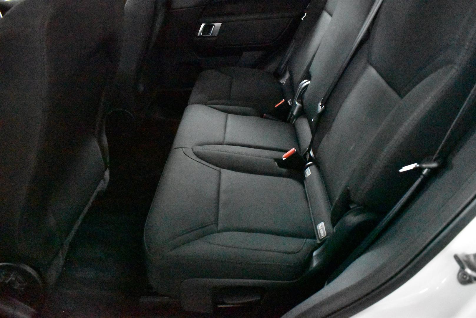 2017 Land Rover Discovery TD6 S — photo 8