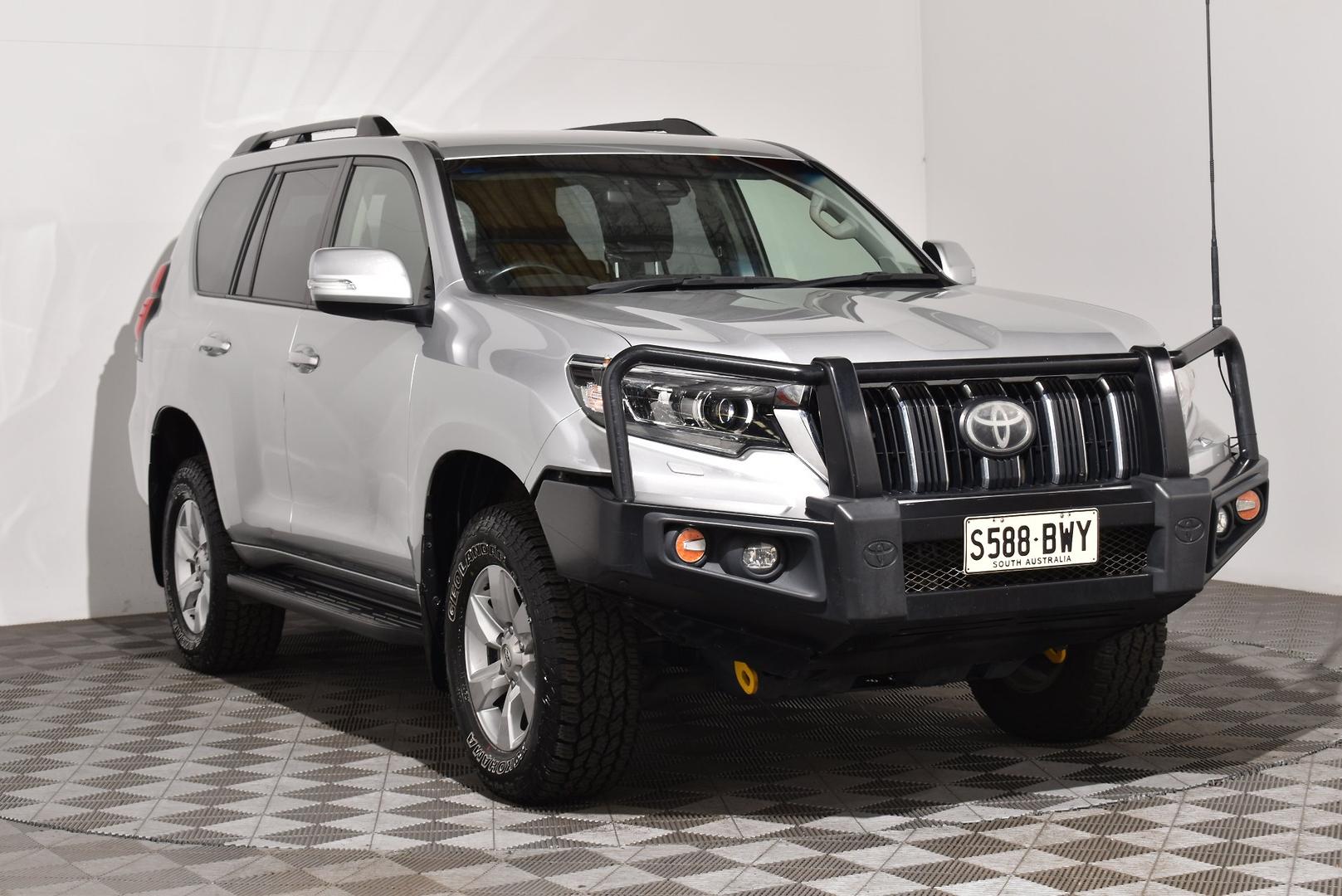 2017 Toyota Landcruiser Prado GXL — photo 1