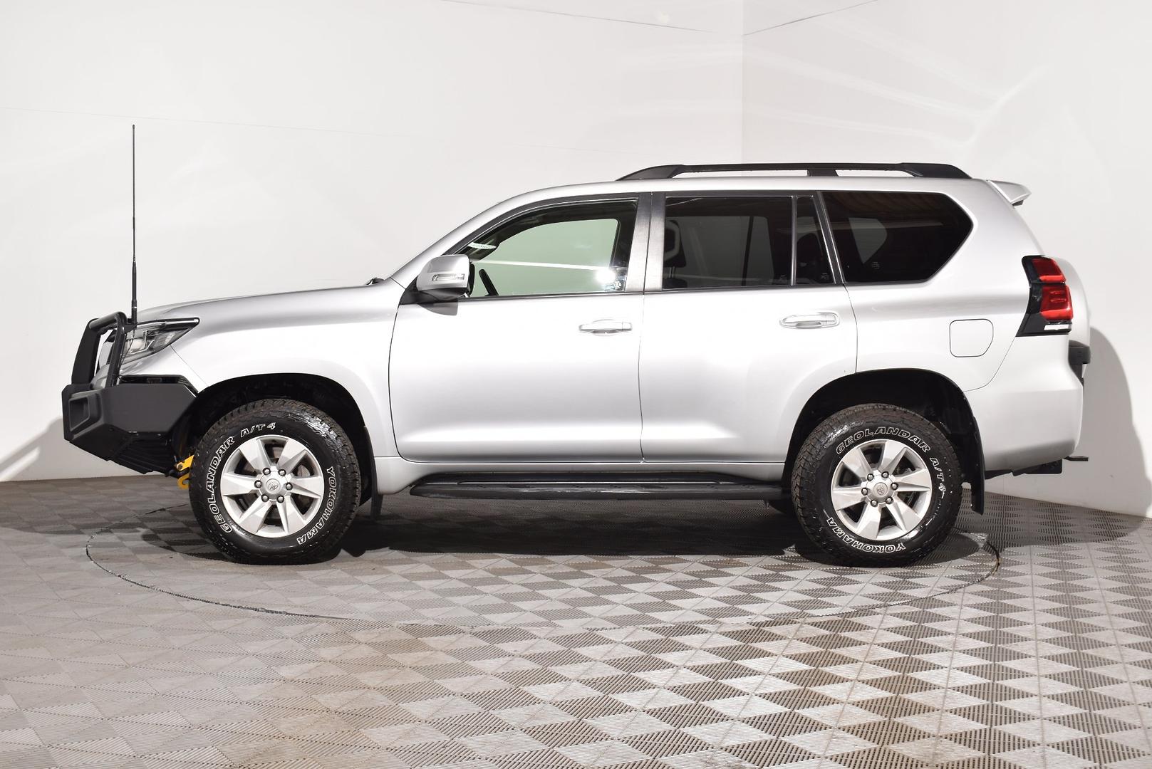 2017 Toyota Landcruiser Prado GXL — photo 11