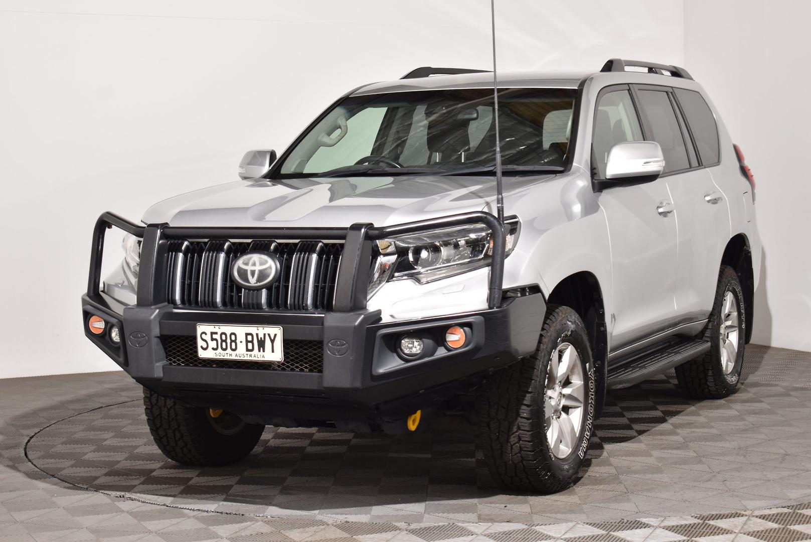 2017 Toyota Landcruiser Prado GXL — photo 13