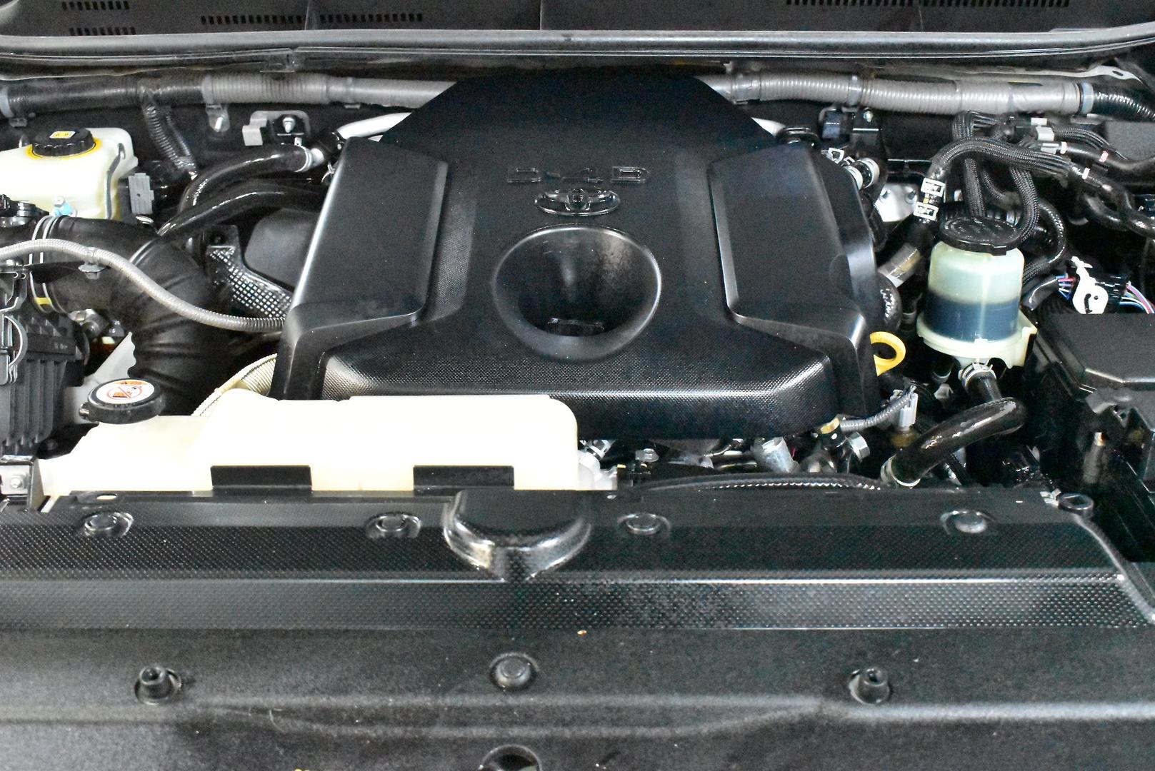 2017 Toyota Landcruiser Prado GXL — photo 17
