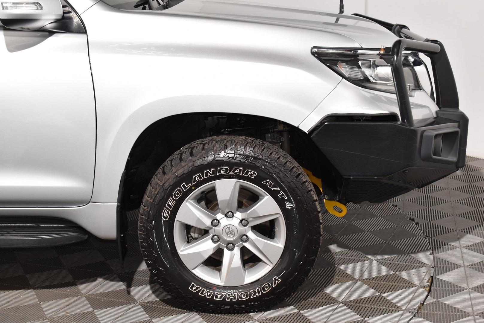 2017 Toyota Landcruiser Prado GXL — photo 18