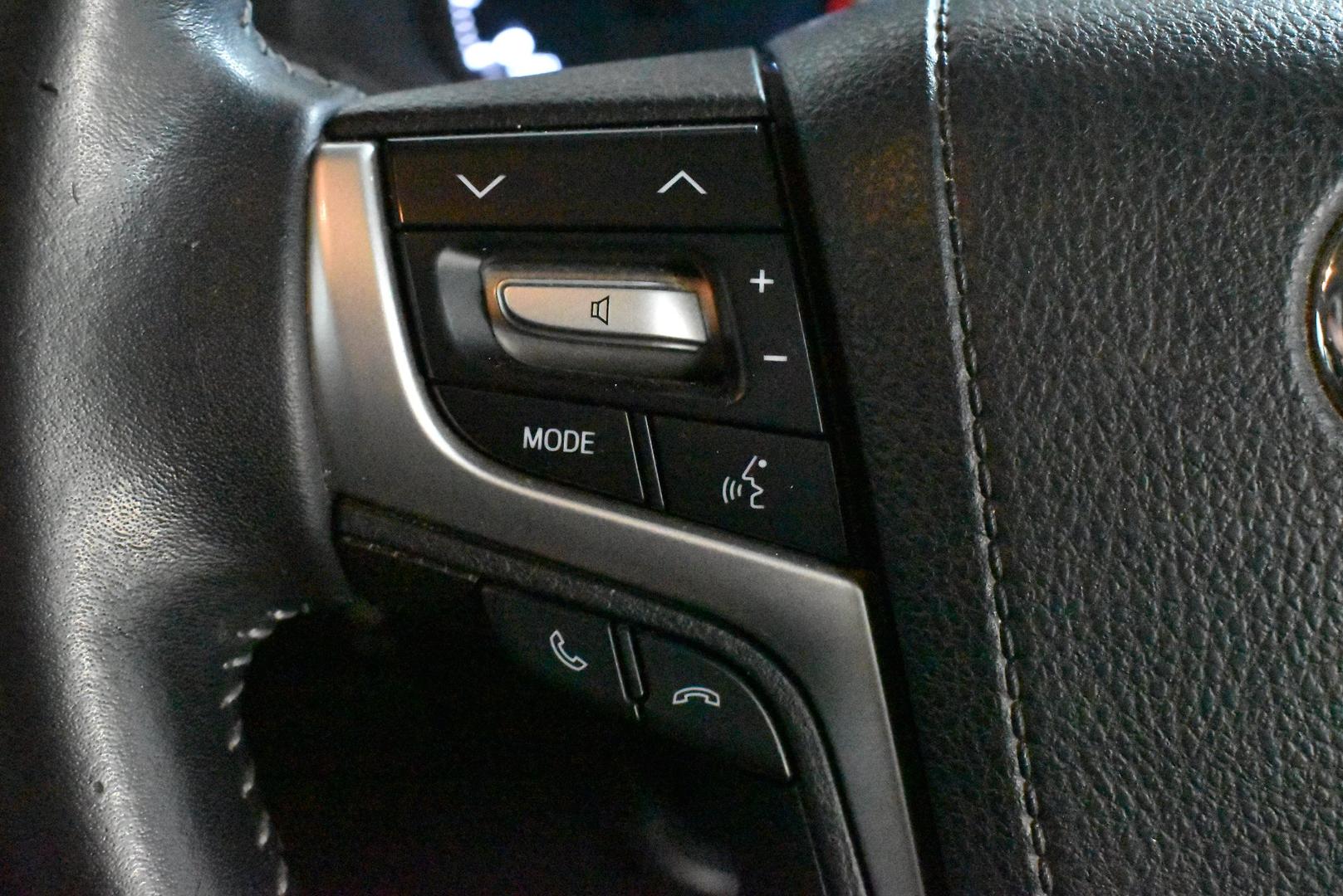 2017 Toyota Landcruiser Prado GXL — photo 21
