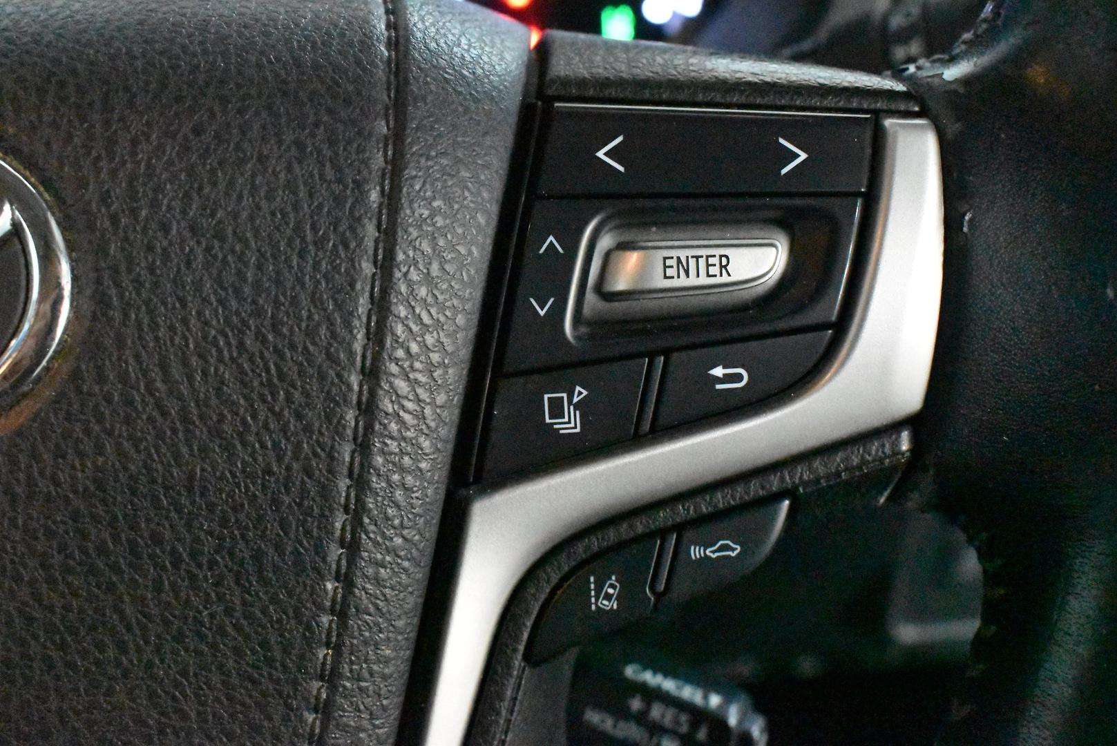 2017 Toyota Landcruiser Prado GXL — photo 22