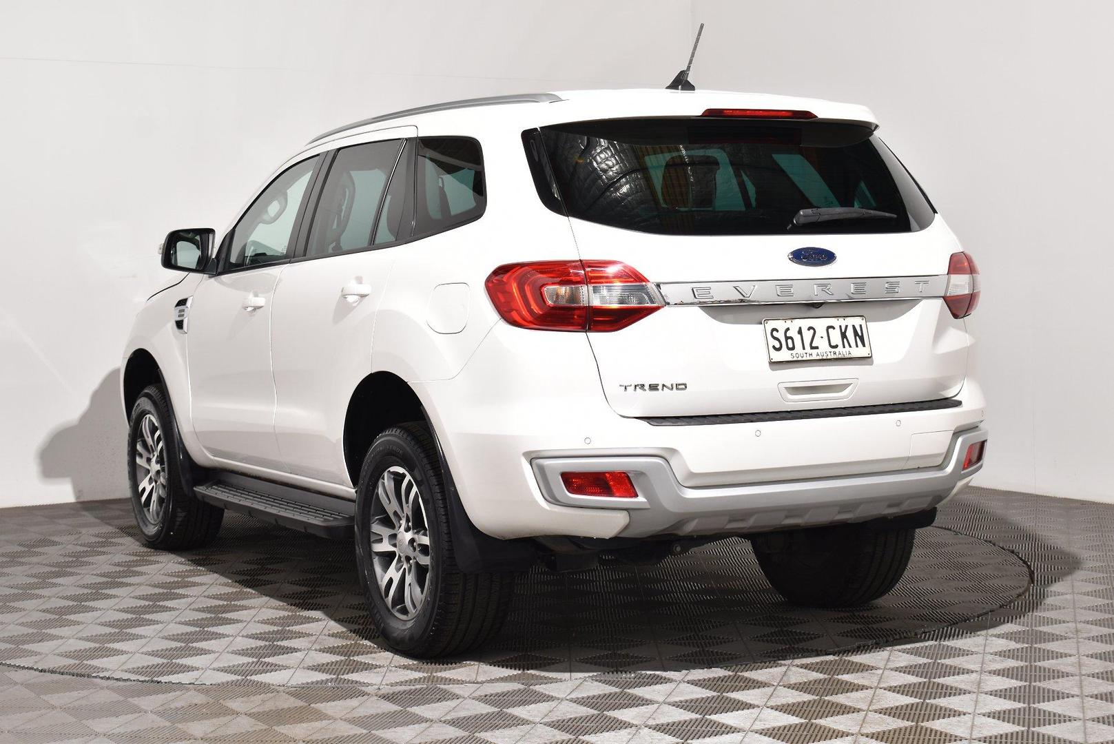 2021 Ford Everest Trend — photo 2