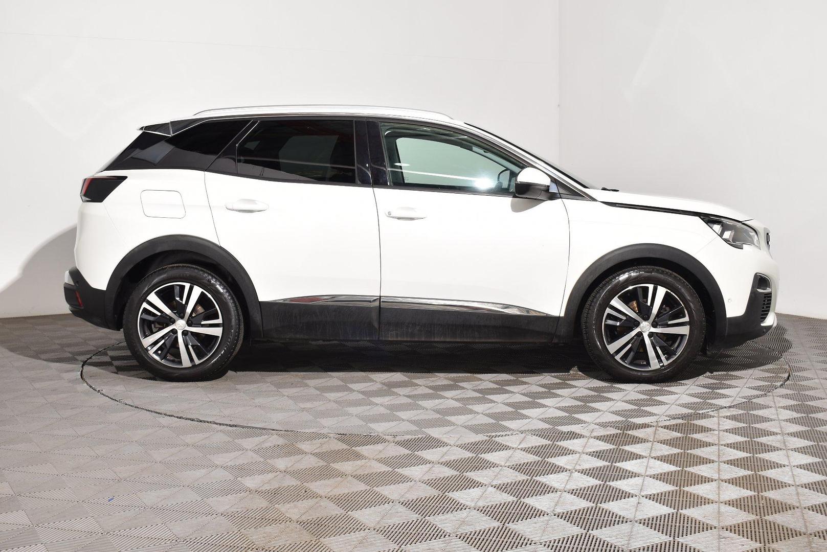 2017 Peugeot 3008 Allure — photo 10