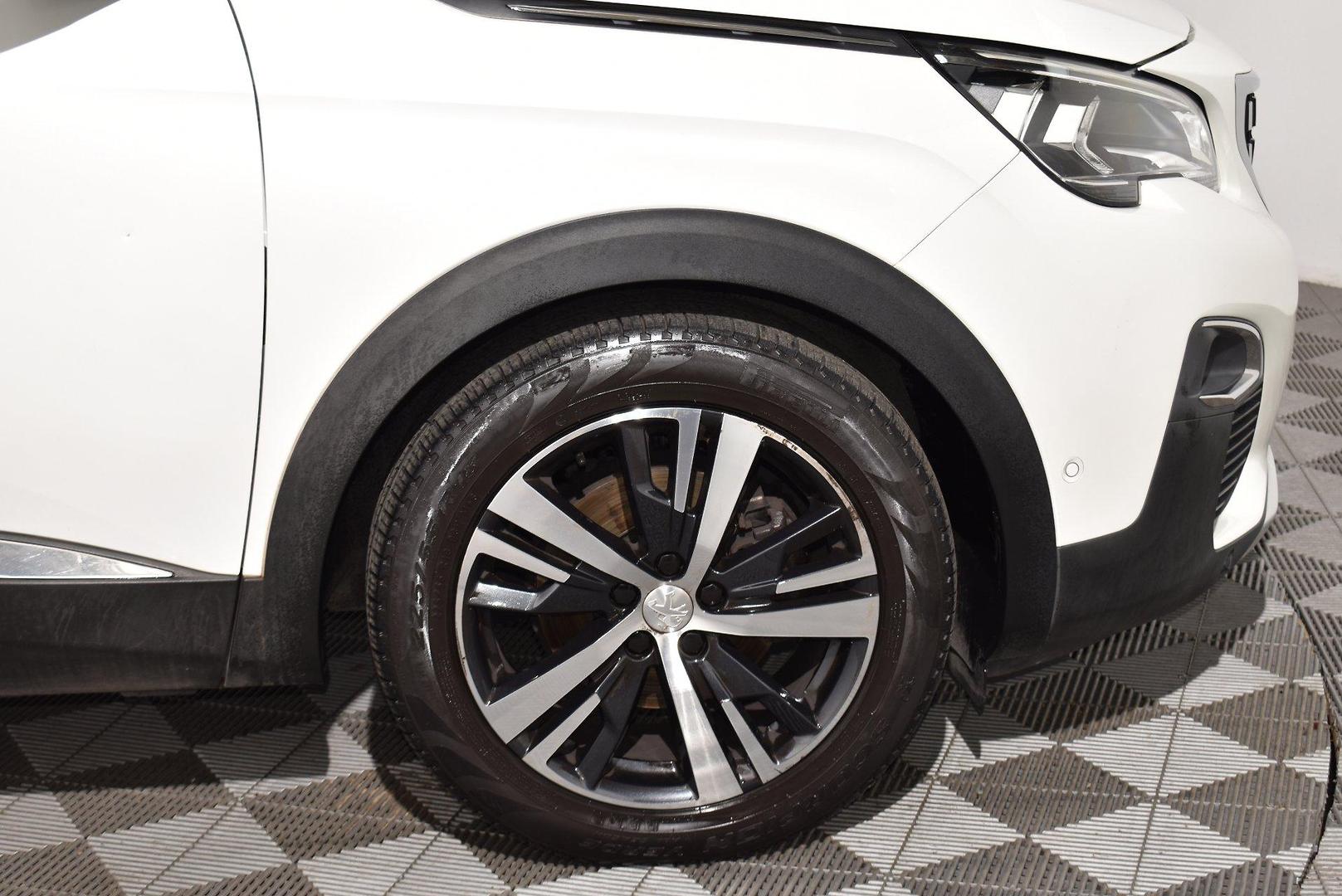 2017 Peugeot 3008 Allure — photo 17