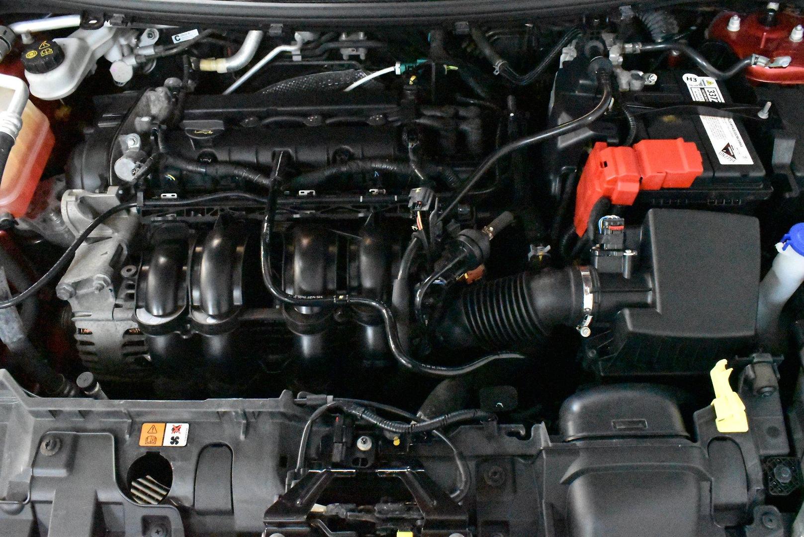 2014 Ford Fiesta Trend — photo 17
