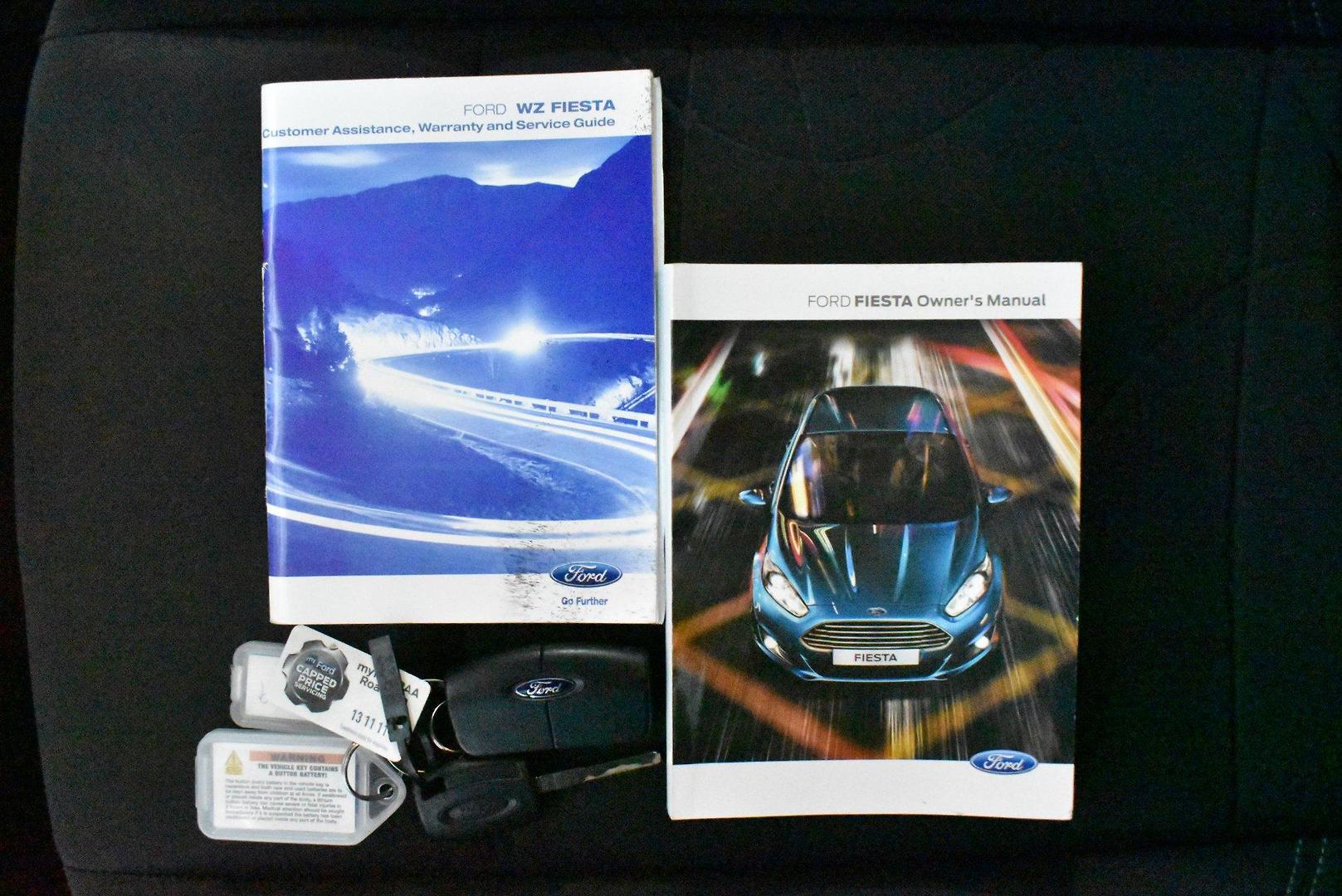 2014 Ford Fiesta Trend — photo 24
