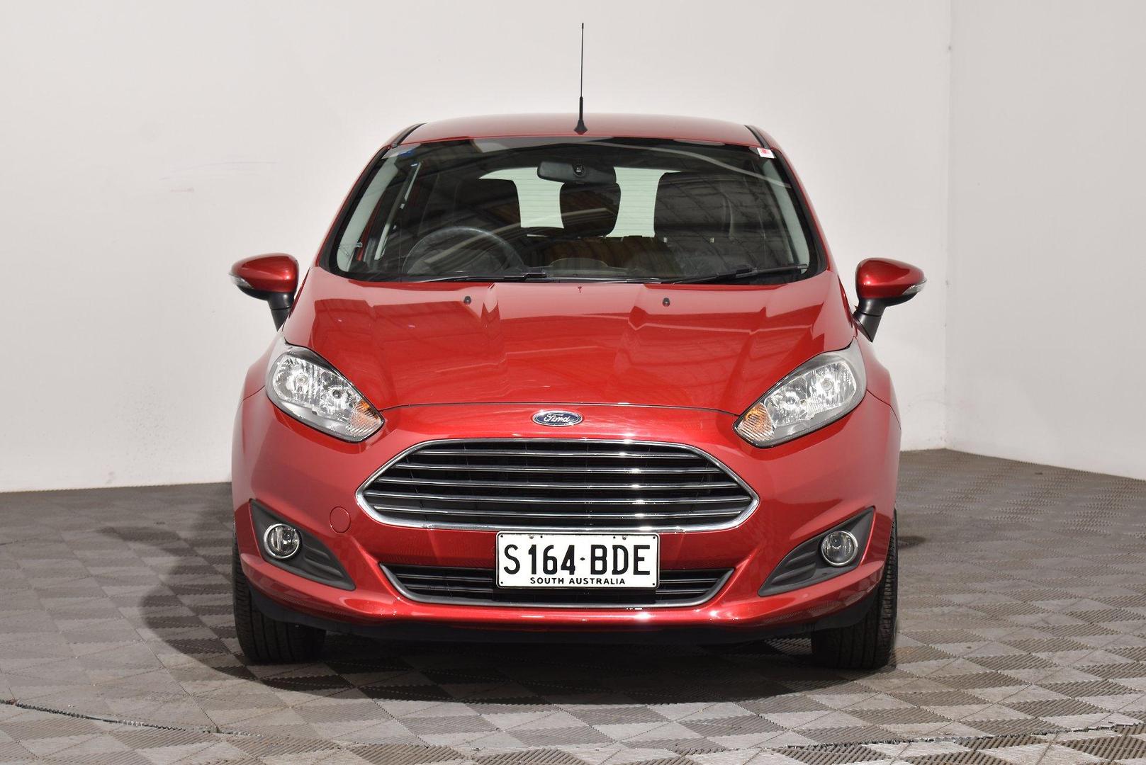 2014 Ford Fiesta Trend — photo 3