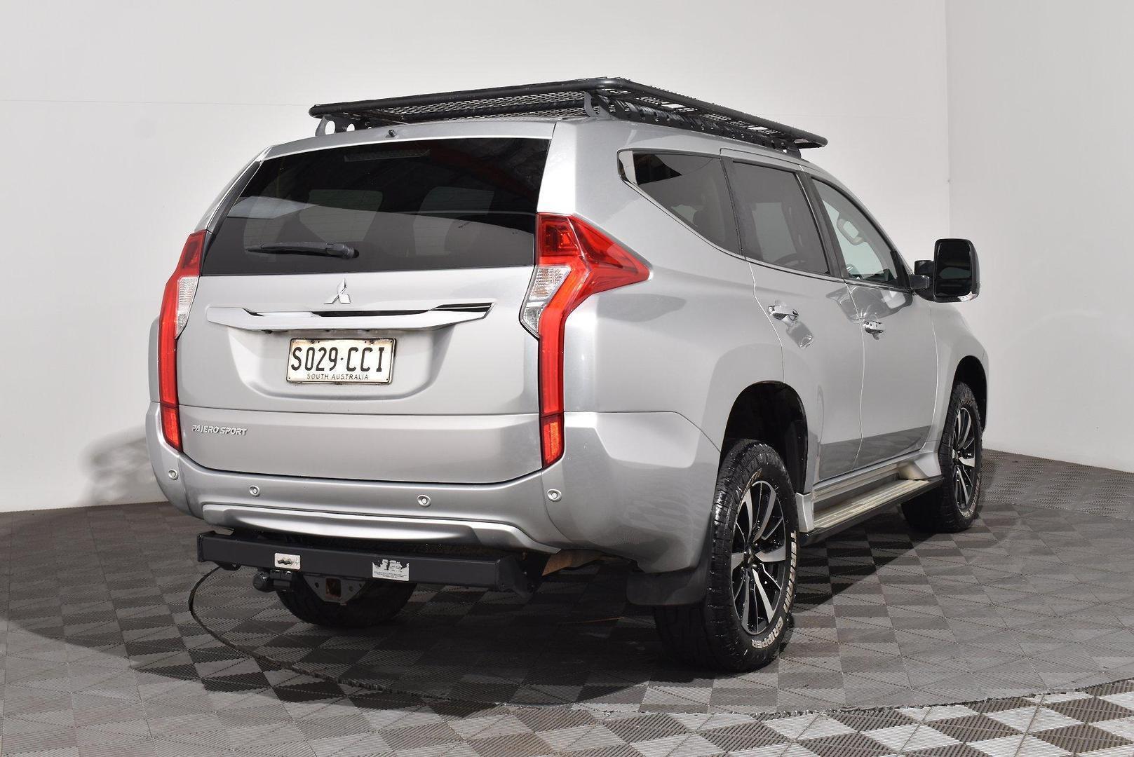 2017 Mitsubishi Pajero Sport GLS — photo 13