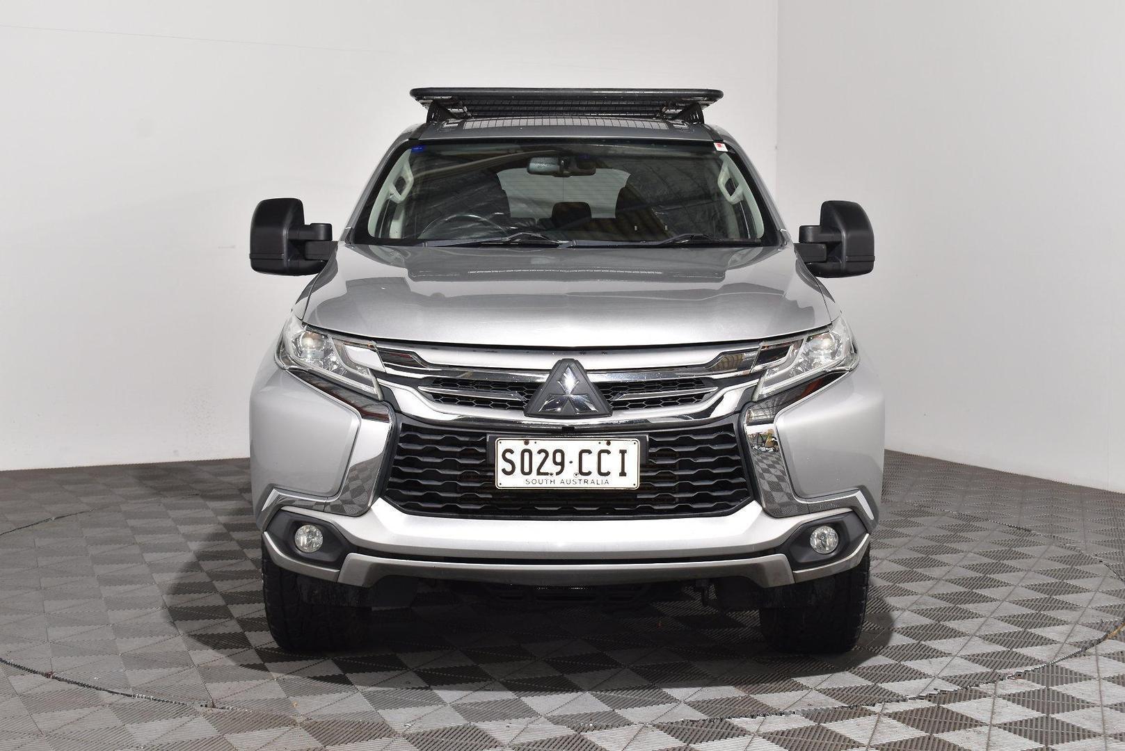 2017 Mitsubishi Pajero Sport GLS — photo 3