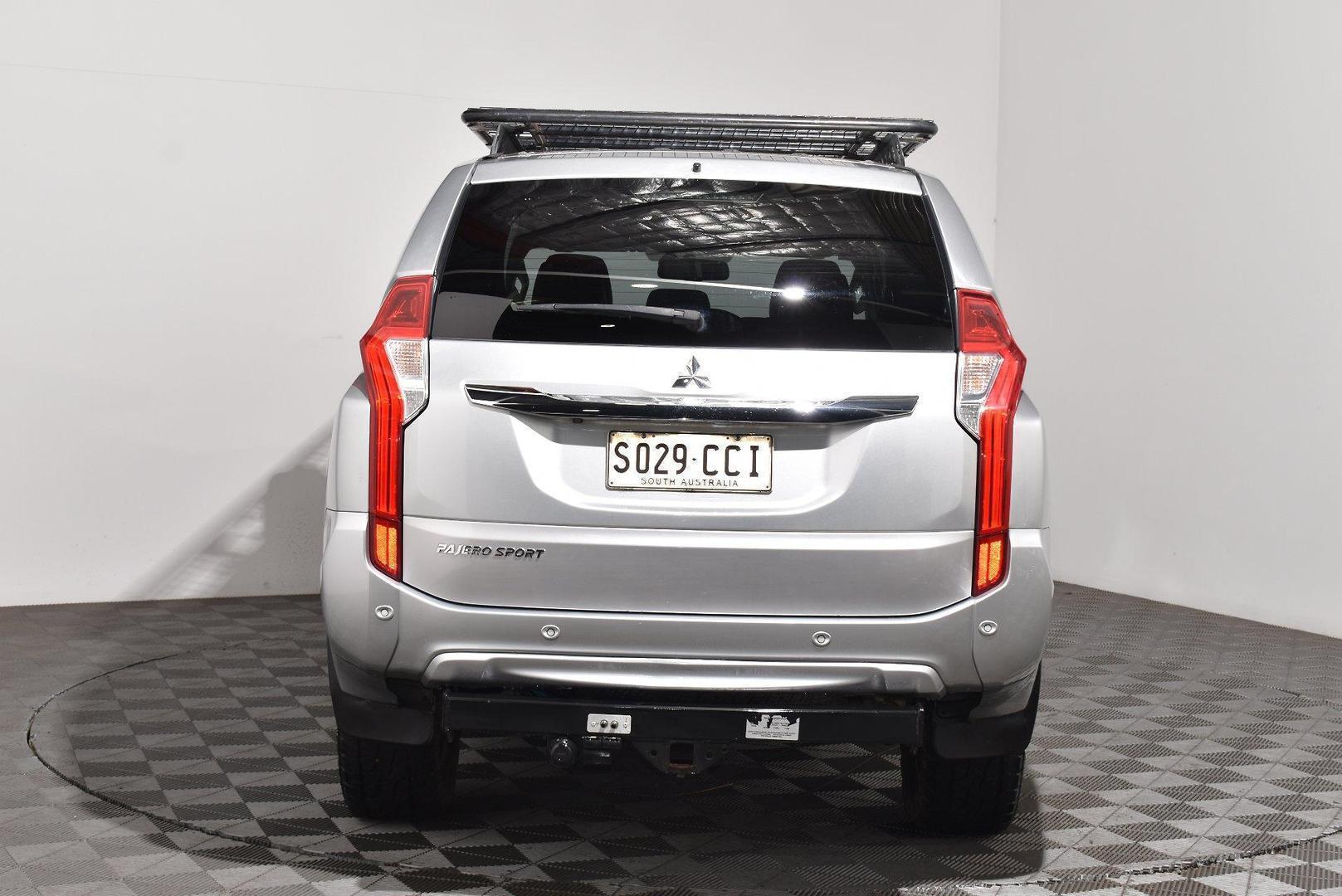 2017 Mitsubishi Pajero Sport GLS — photo 4