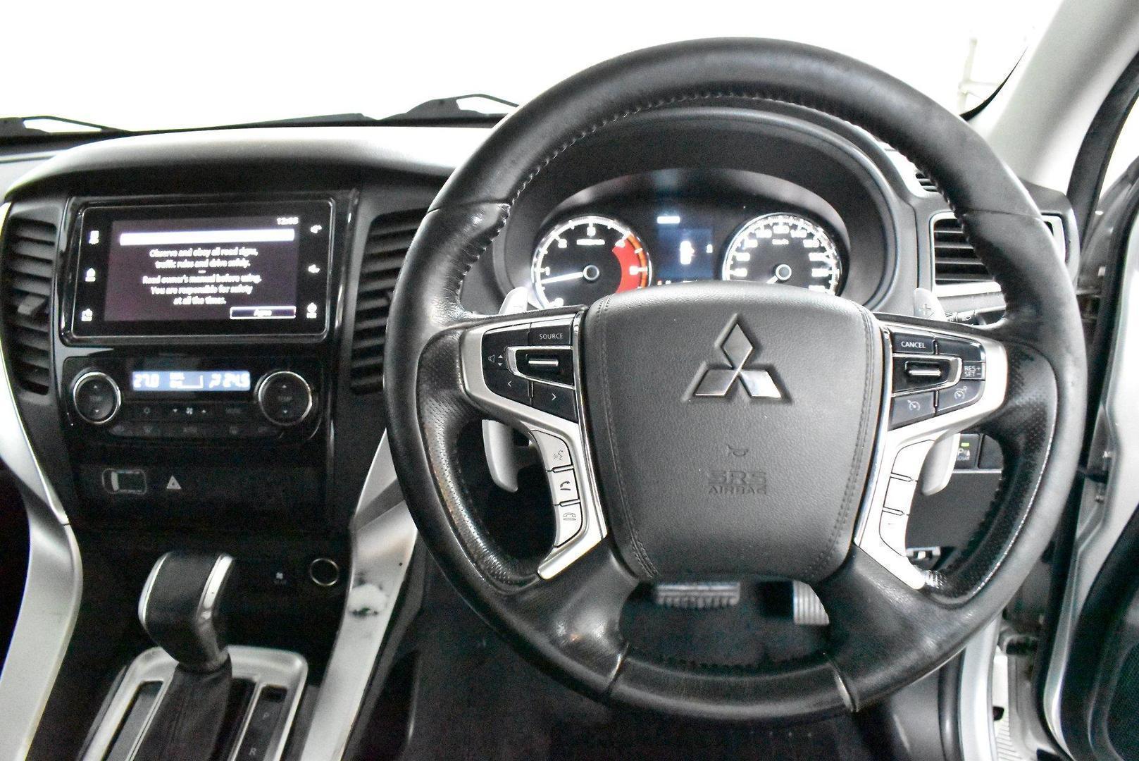 2017 Mitsubishi Pajero Sport GLS — photo 5