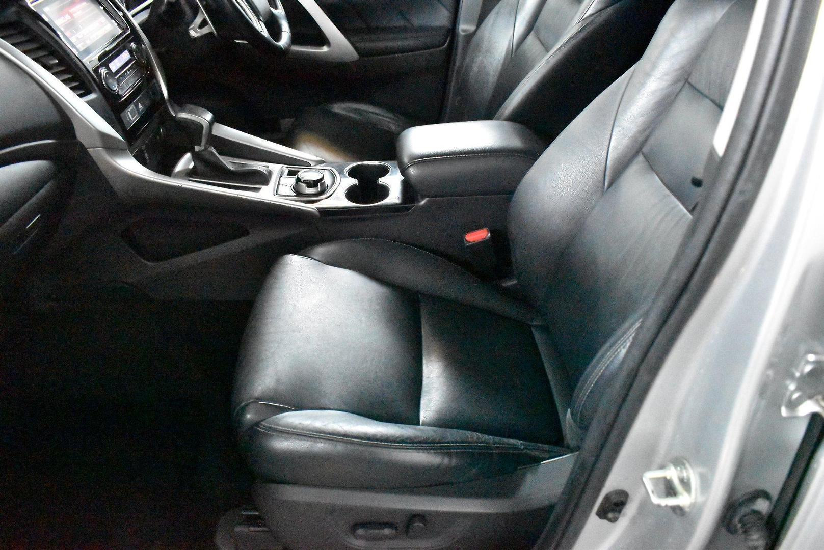 2017 Mitsubishi Pajero Sport GLS — photo 7