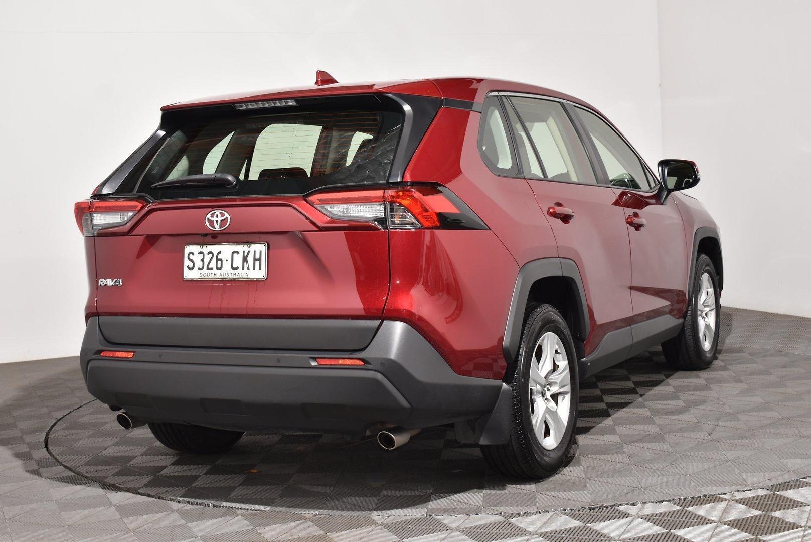 2021 Toyota RAV4 GX — photo 13
