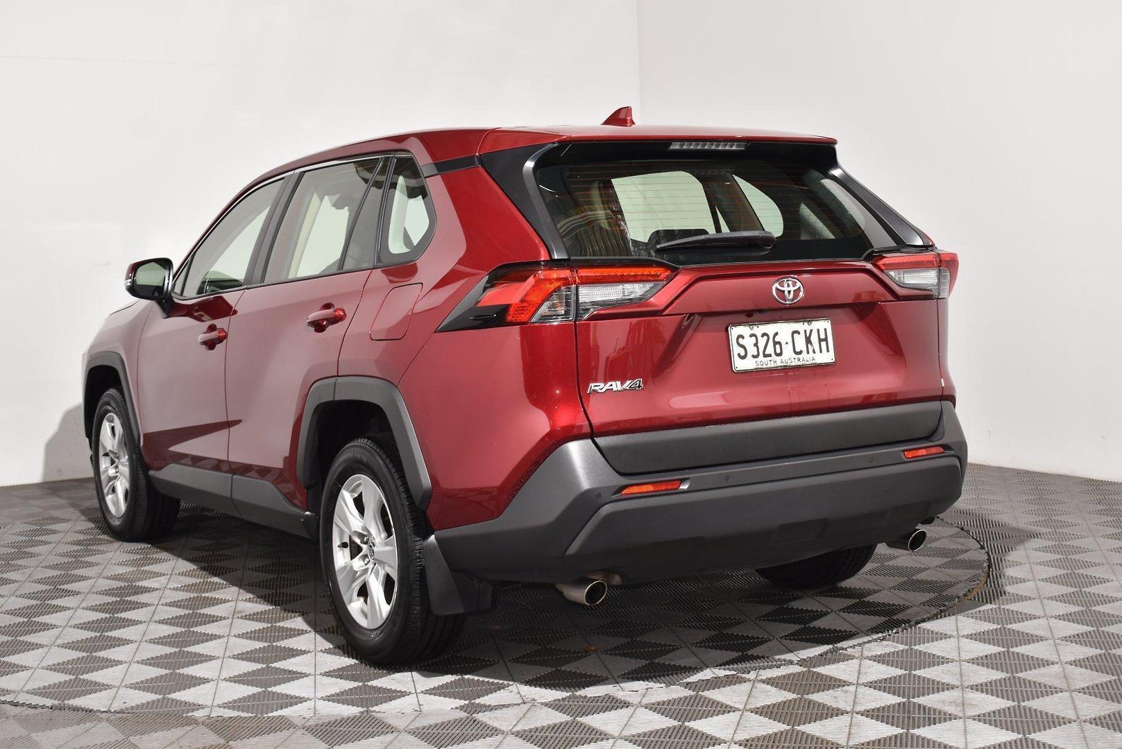 2021 Toyota RAV4 GX — photo 2
