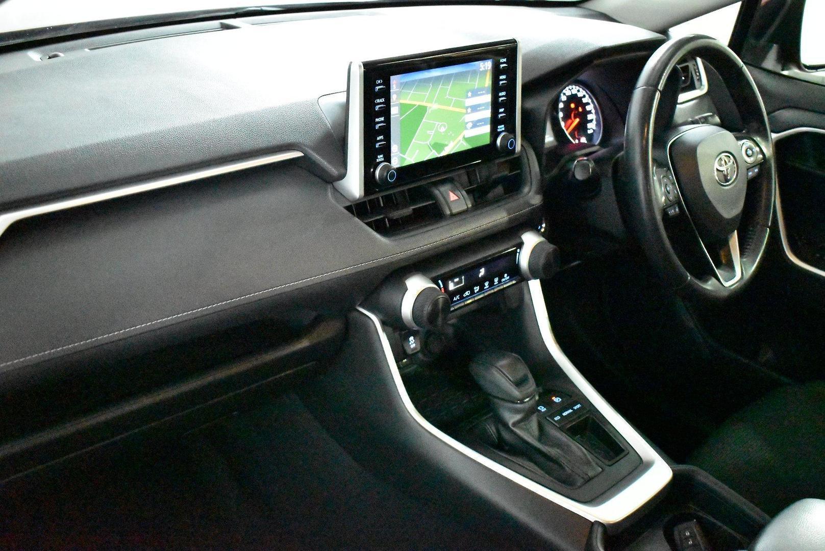 2021 Toyota RAV4 GX — photo 6