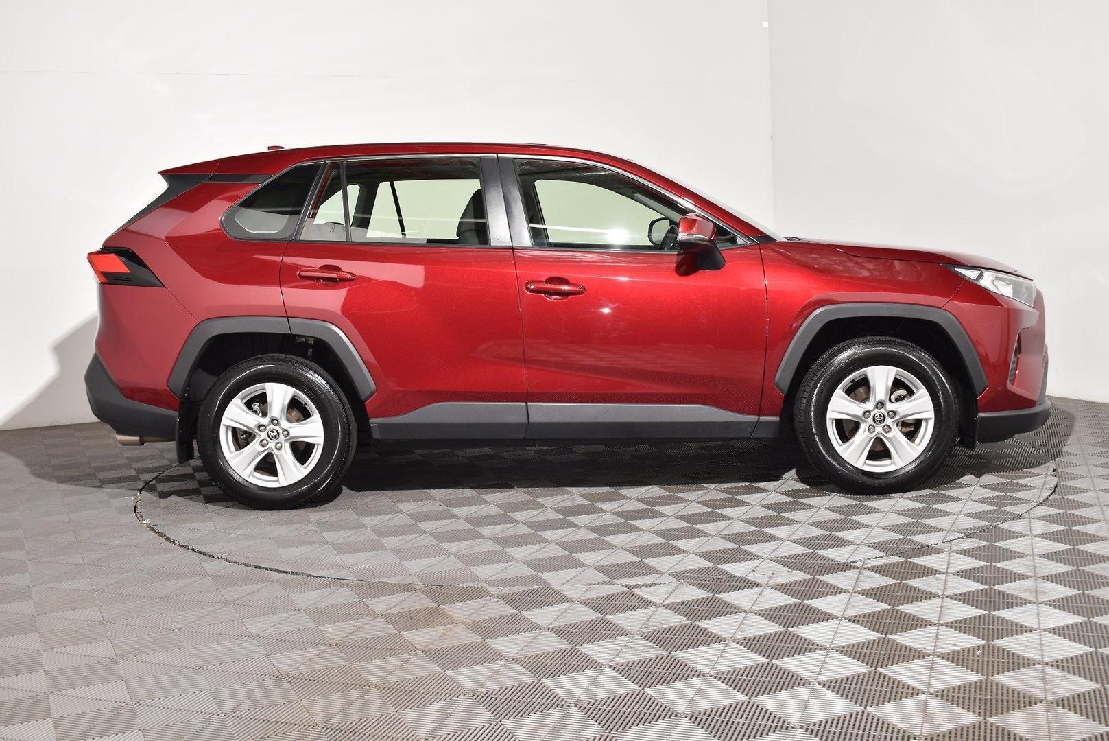 2021 Toyota RAV4 GX — photo 9