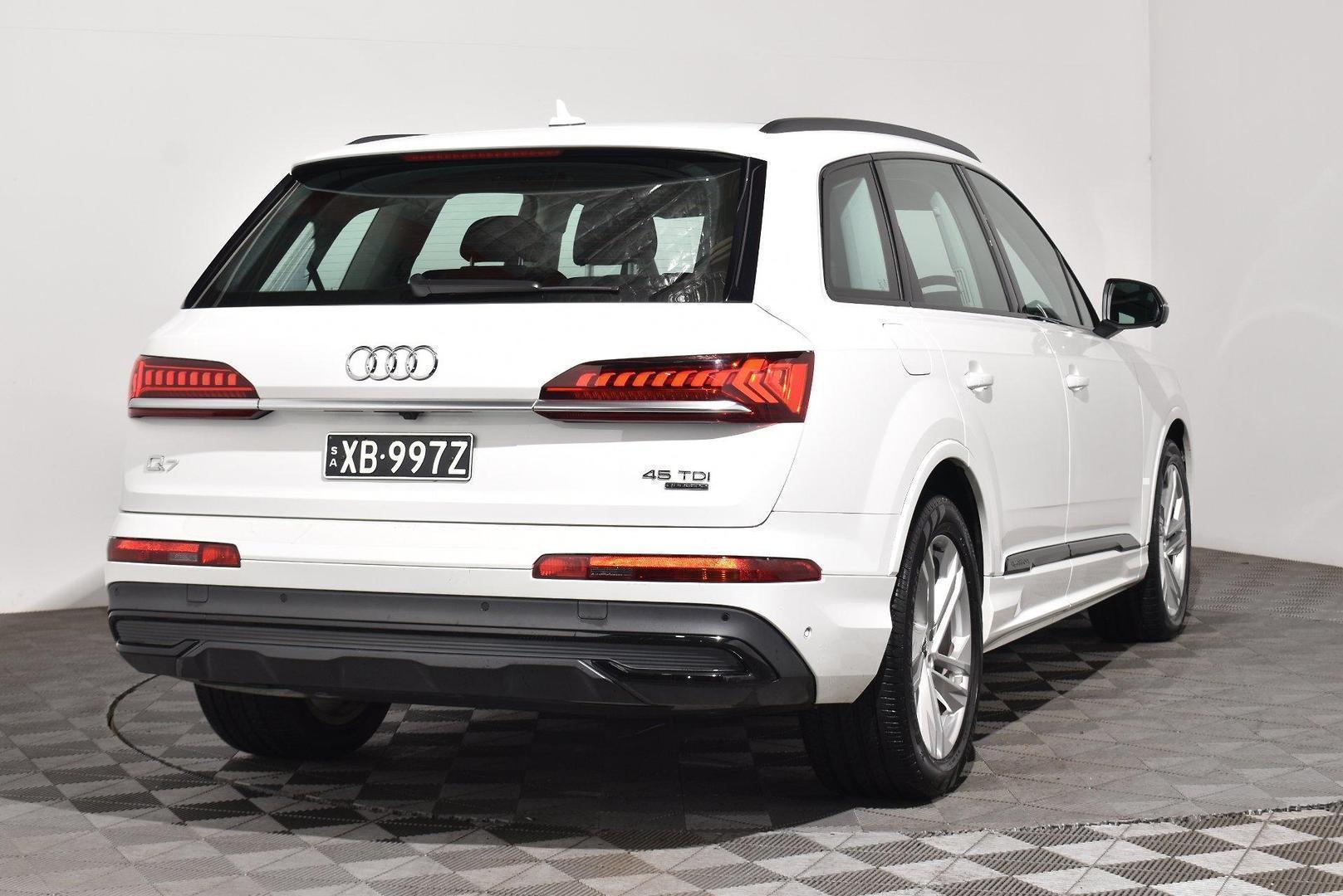 2021 Audi Q7 45 TDI — photo 13