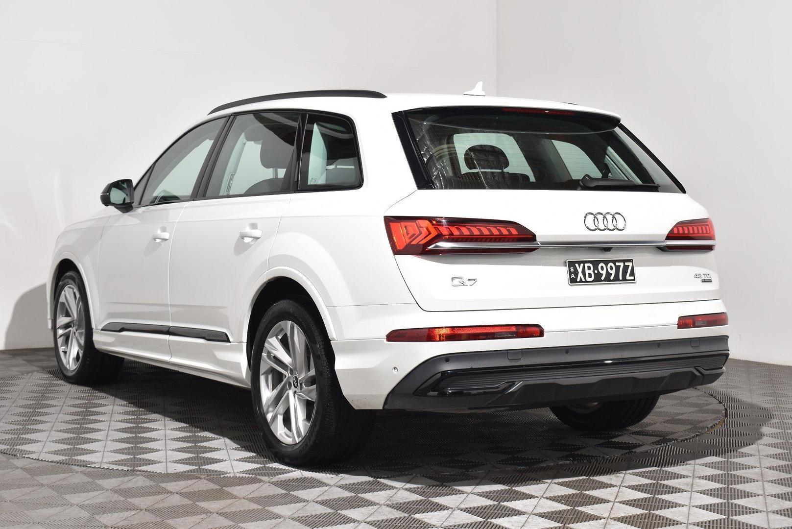 2021 Audi Q7 45 TDI — photo 2