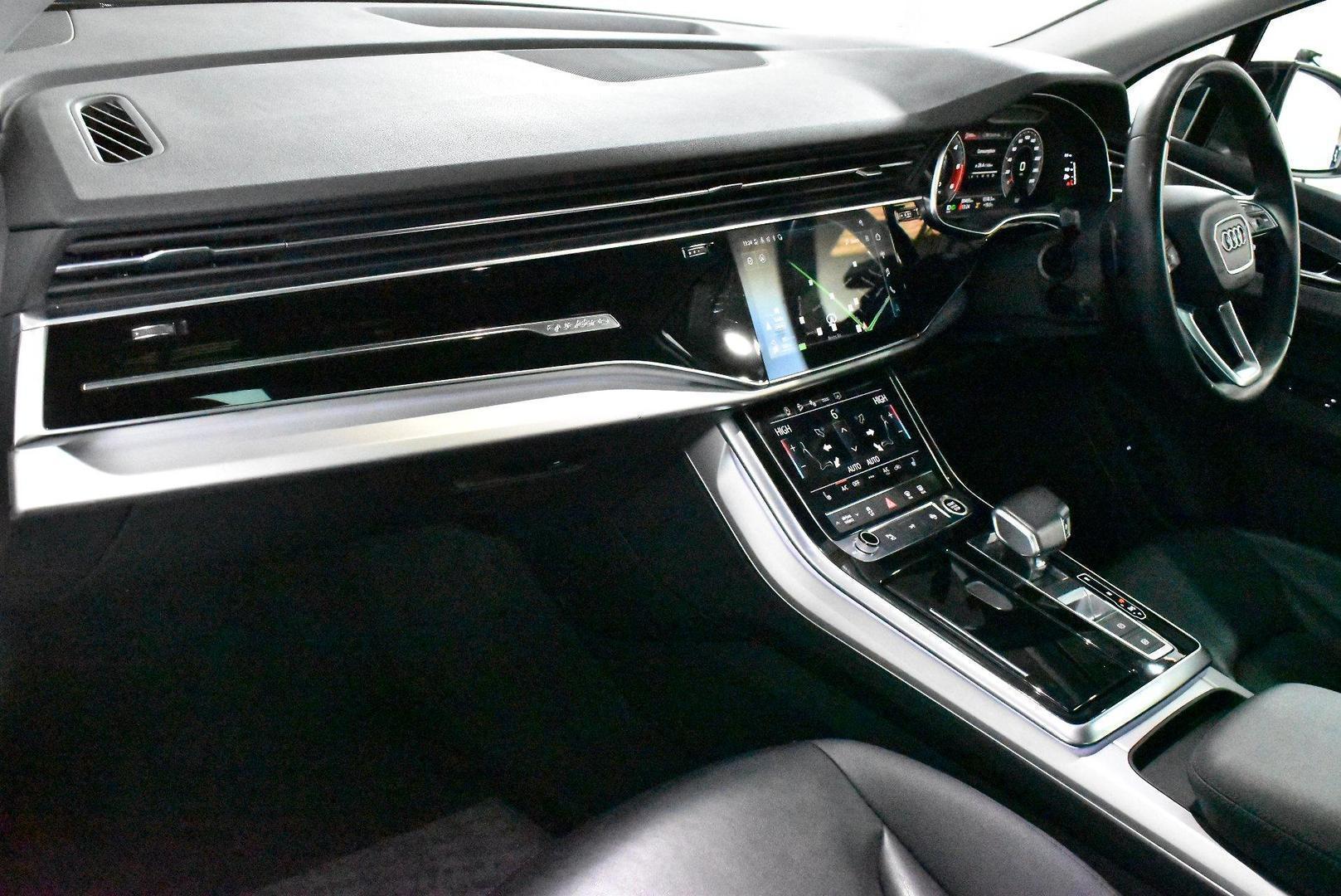 2021 Audi Q7 45 TDI — photo 6